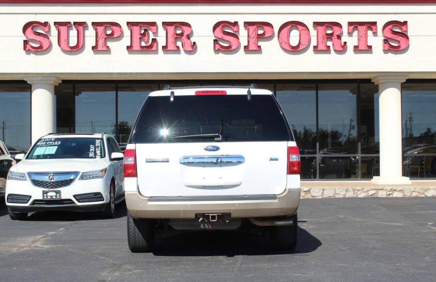 2012 White Ford Expedition King Ranch 2WD (1FMJU1H54CE) with an 5.4L V8 SOHC 16V FFV engine, 6-Speed Automatic transmission, located at 4301 NW 39th , Oklahoma City, OK, 73112, (405) 949-5600, 35.512135, -97.598671 - Photo#3