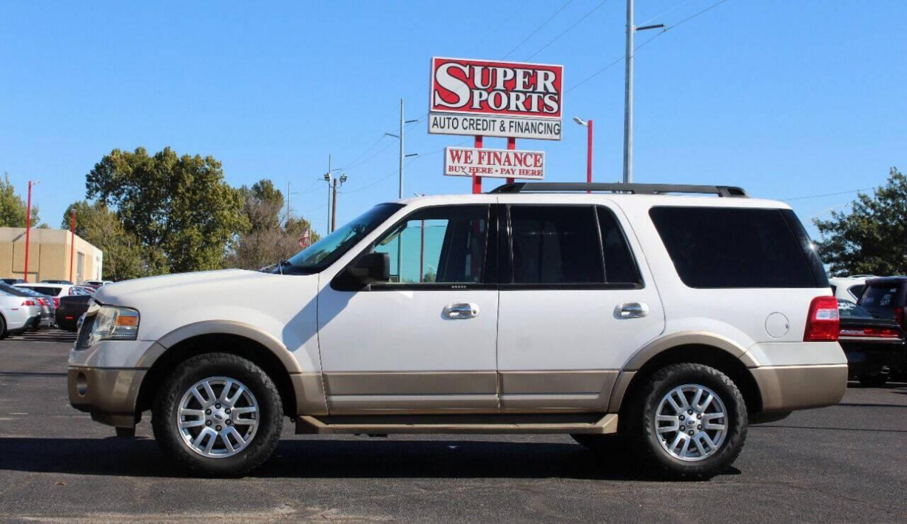 2012 White Ford Expedition King Ranch 2WD (1FMJU1H54CE) with an 5.4L V8 SOHC 16V FFV engine, 6-Speed Automatic transmission, located at 4301 NW 39th , Oklahoma City, OK, 73112, (405) 949-5600, 35.512135, -97.598671 - NO DRIVERS LICENCE NO - FULL COVERAGE INSURANCE - NO CREDIT CHECK. COME ON OVER TO SUPERSPORTS AND TAKE A LOOK AND TEST DRIVE PLEASE GIVE US A CALL AT (405) 949-5600. NO LICENCIA DE MANEJAR - NO SEGURO DE COBERTURA TOTAL - NO VERIFICACION DE CREDITO. POR FAVOR VENGAN A SUPERSPORTS, ECHE - Photo#5