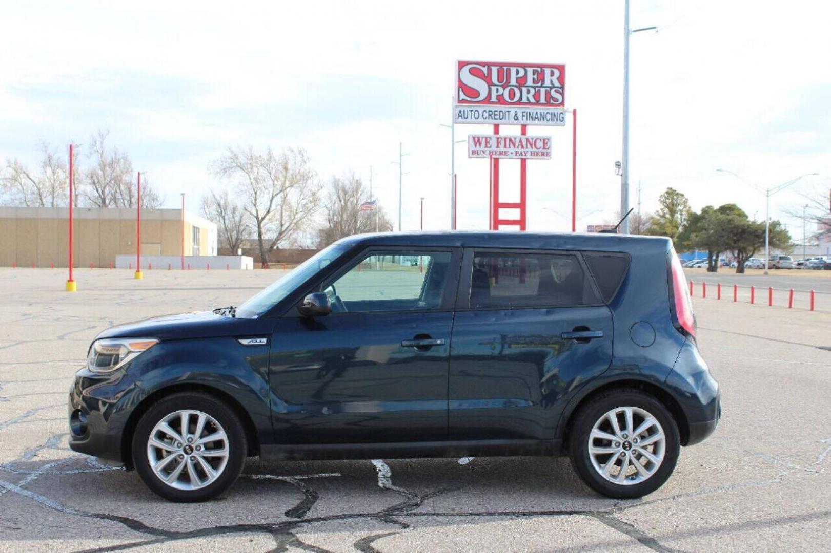 2017 Blue Kia Soul (KNDJP3A52H7) with an 2.0L I4 2.0L I4 engine, Automatic 6-Speed transmission, located at 4301 NW 39th , Oklahoma City, OK, 73112, (405) 949-5600, 35.512135, -97.598671 - Photo#6