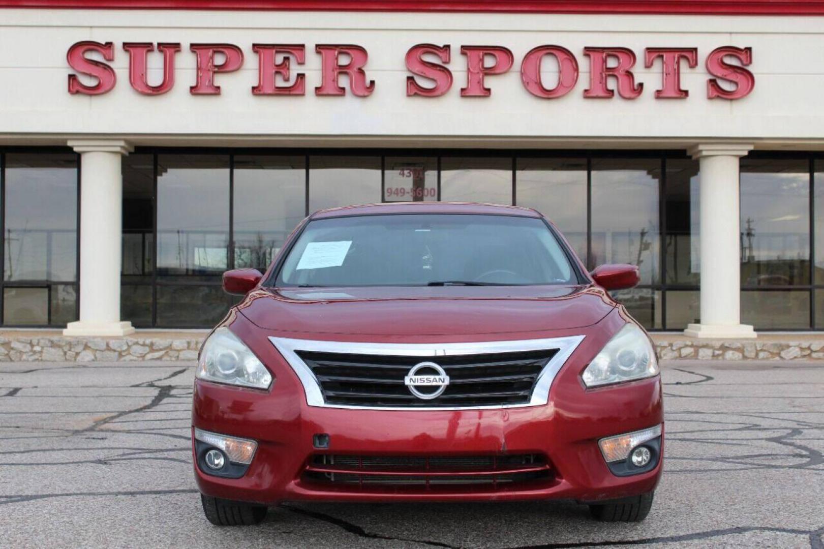 2015 Maroon Nissan Altima 2.5 S (1N4AL3AP0FC) with an 2.5L L4 DOHC 16V engine, Continuously Variable Transmission transmission, located at 4301 NW 39th , Oklahoma City, OK, 73112, (405) 949-5600, 35.512135, -97.598671 - NO DRIVERS LICENCE NO-FULL COVERAGE INSURANCE-NO CREDIT CHECK. COME ON OVER TO SUPERSPORTS AND TAKE A LOOK AND TEST DRIVE. PLEASE GIVE US A CALL AT (405) 949-5600. NO LICENSIA DE MANEJAR- NO SEGURO DE COBERTURA TOTAL- NO VERIFICACCION DE CREDITO. POR FAVOR VENGAN A SUPERSPORTS, ECHE UN - Photo#2