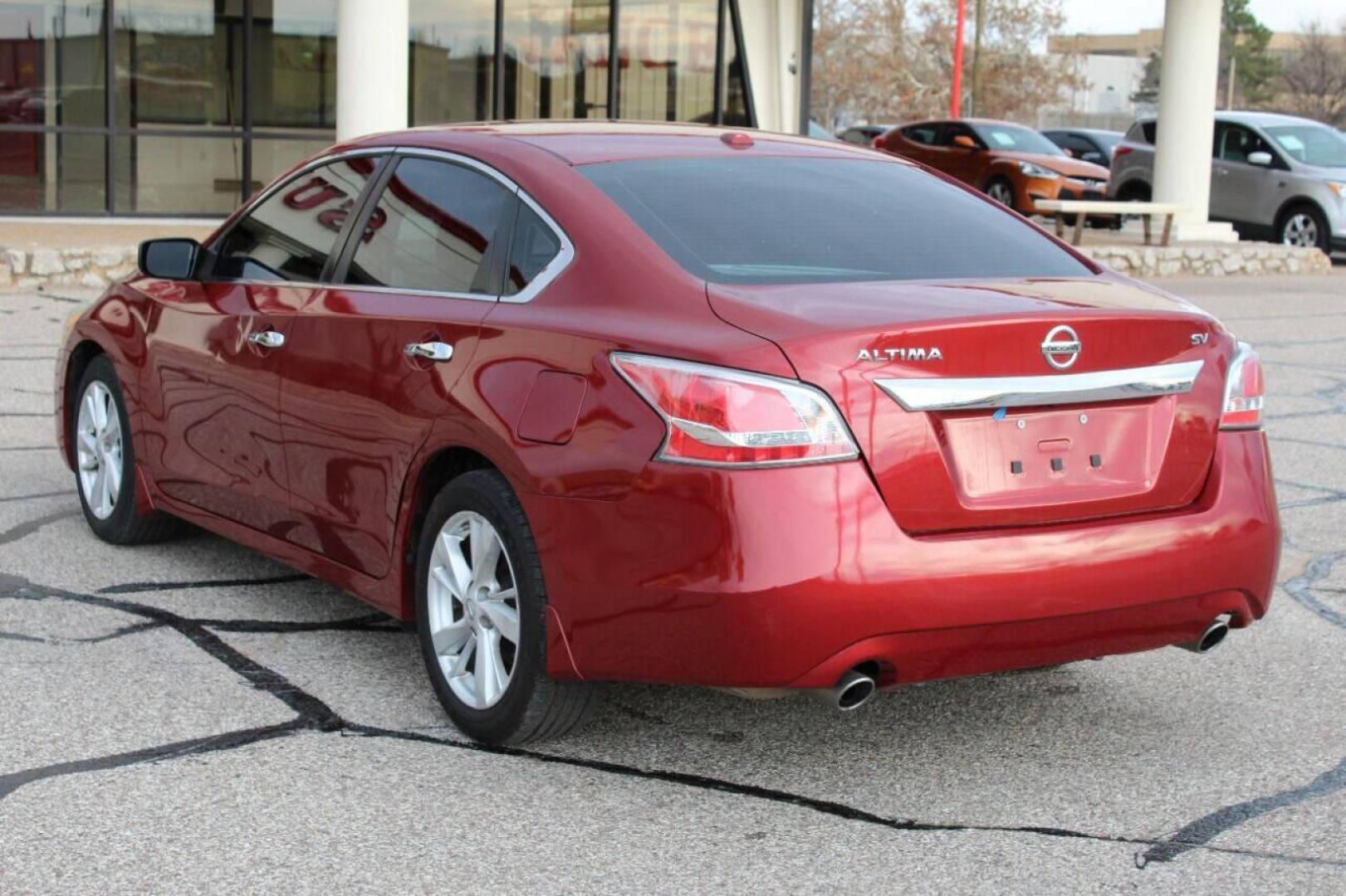 2015 Maroon Nissan Altima 2.5 S (1N4AL3AP0FC) with an 2.5L L4 DOHC 16V engine, Continuously Variable Transmission transmission, located at 4301 NW 39th , Oklahoma City, OK, 73112, (405) 949-5600, 35.512135, -97.598671 - NO DRIVERS LICENCE NO-FULL COVERAGE INSURANCE-NO CREDIT CHECK. COME ON OVER TO SUPERSPORTS AND TAKE A LOOK AND TEST DRIVE. PLEASE GIVE US A CALL AT (405) 949-5600. NO LICENSIA DE MANEJAR- NO SEGURO DE COBERTURA TOTAL- NO VERIFICACCION DE CREDITO. POR FAVOR VENGAN A SUPERSPORTS, ECHE UN - Photo#5