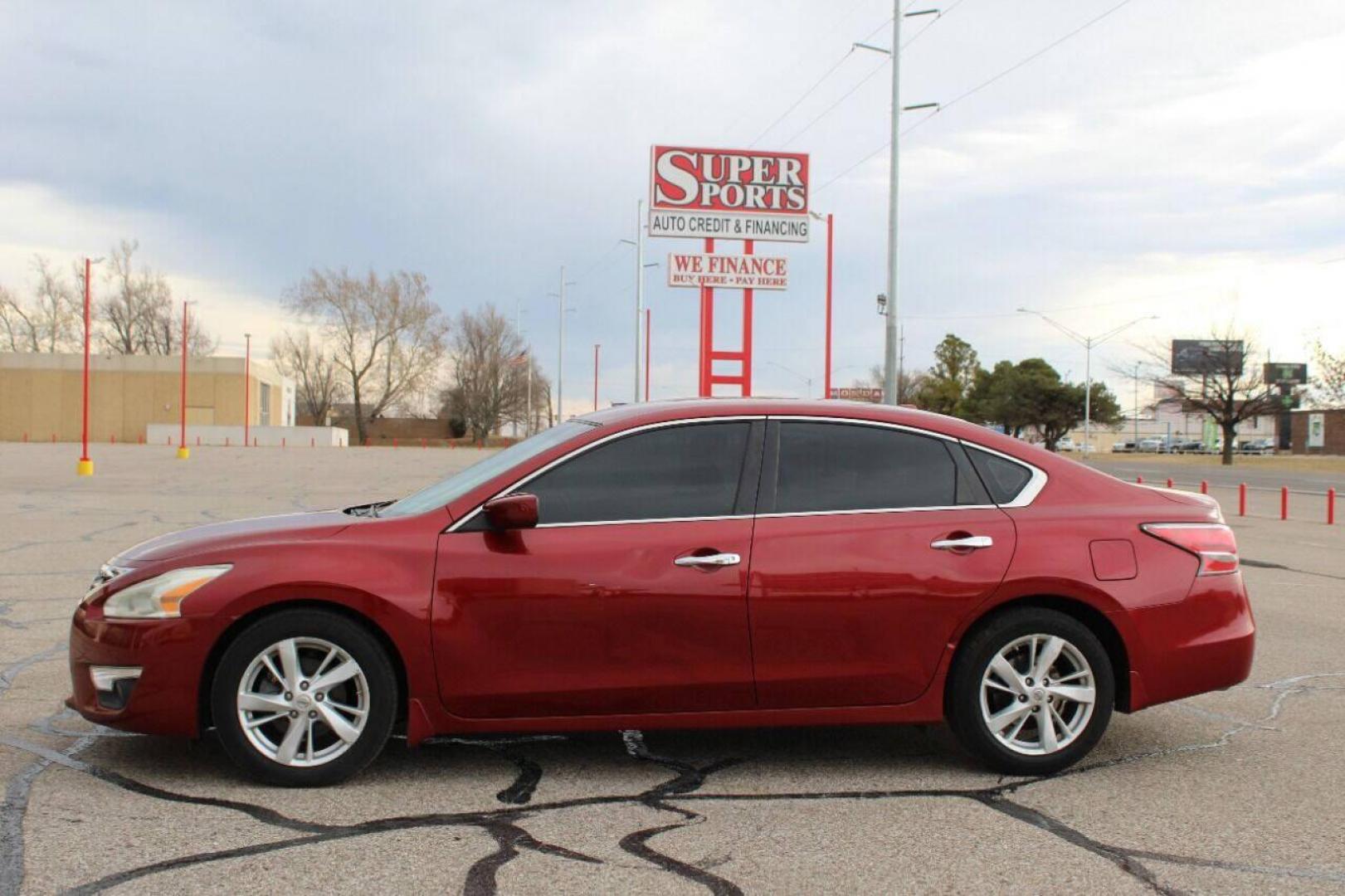 2015 Maroon Nissan Altima 2.5 S (1N4AL3AP0FC) with an 2.5L L4 DOHC 16V engine, Continuously Variable Transmission transmission, located at 4301 NW 39th , Oklahoma City, OK, 73112, (405) 949-5600, 35.512135, -97.598671 - NO DRIVERS LICENCE NO-FULL COVERAGE INSURANCE-NO CREDIT CHECK. COME ON OVER TO SUPERSPORTS AND TAKE A LOOK AND TEST DRIVE. PLEASE GIVE US A CALL AT (405) 949-5600. NO LICENSIA DE MANEJAR- NO SEGURO DE COBERTURA TOTAL- NO VERIFICACCION DE CREDITO. POR FAVOR VENGAN A SUPERSPORTS, ECHE UN - Photo#6