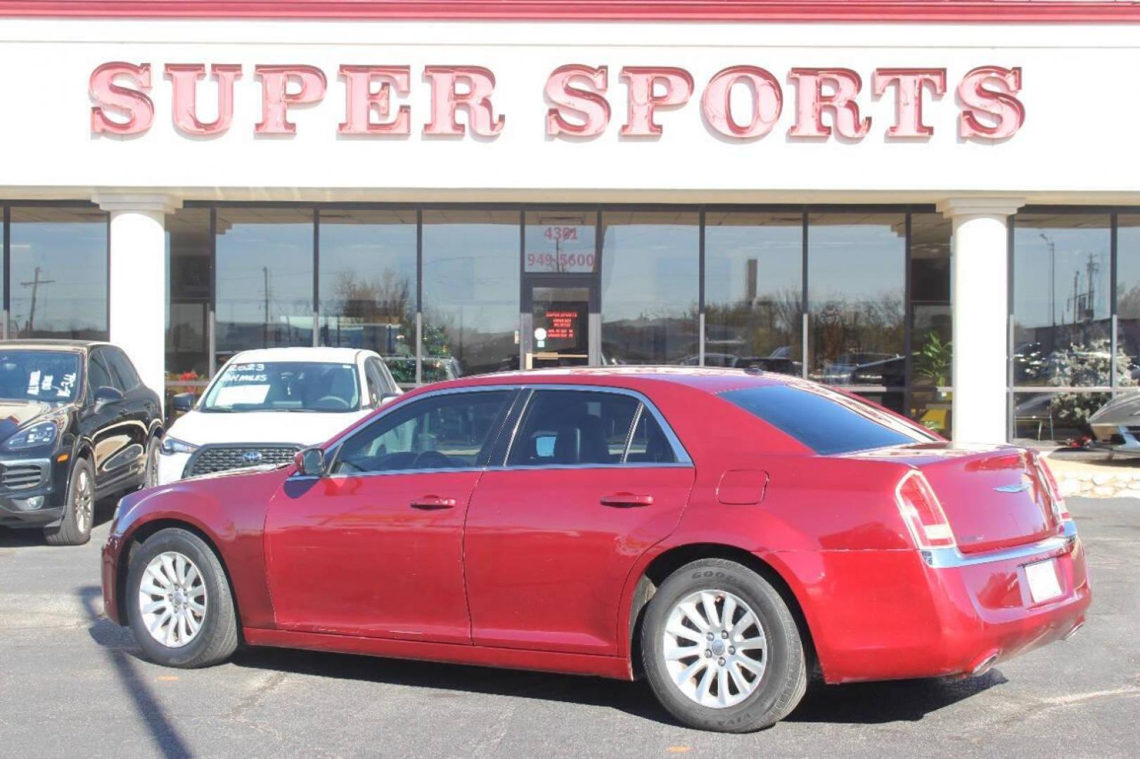 2013 Burgundy Chrysler 300 RWD (2C3CCAAG5DH) with an 3.6L V6 SOHC 24V engine, 8-Speed Automatic transmission, located at 4301 NW 39th , Oklahoma City, OK, 73112, (405) 949-5600, 35.512135, -97.598671 - NO DRIVERS LICENCE NO-FULL COVERAGE INSURANCE-NO CREDIT CHECK. COME ON OVER TO SUPERSPORTS AND TAKE A LOOK AND TEST DRIVE. PLEASE GIVE US A CALL AT (405) 949-5600. NO LICENSIA DE MANEJAR- NO SEGURO DE COBERTURA TOTAL- NO VERIFICACCION DE CREDITO. POR FAVOR VENGAN A SUPERSPORTS, - Photo#4