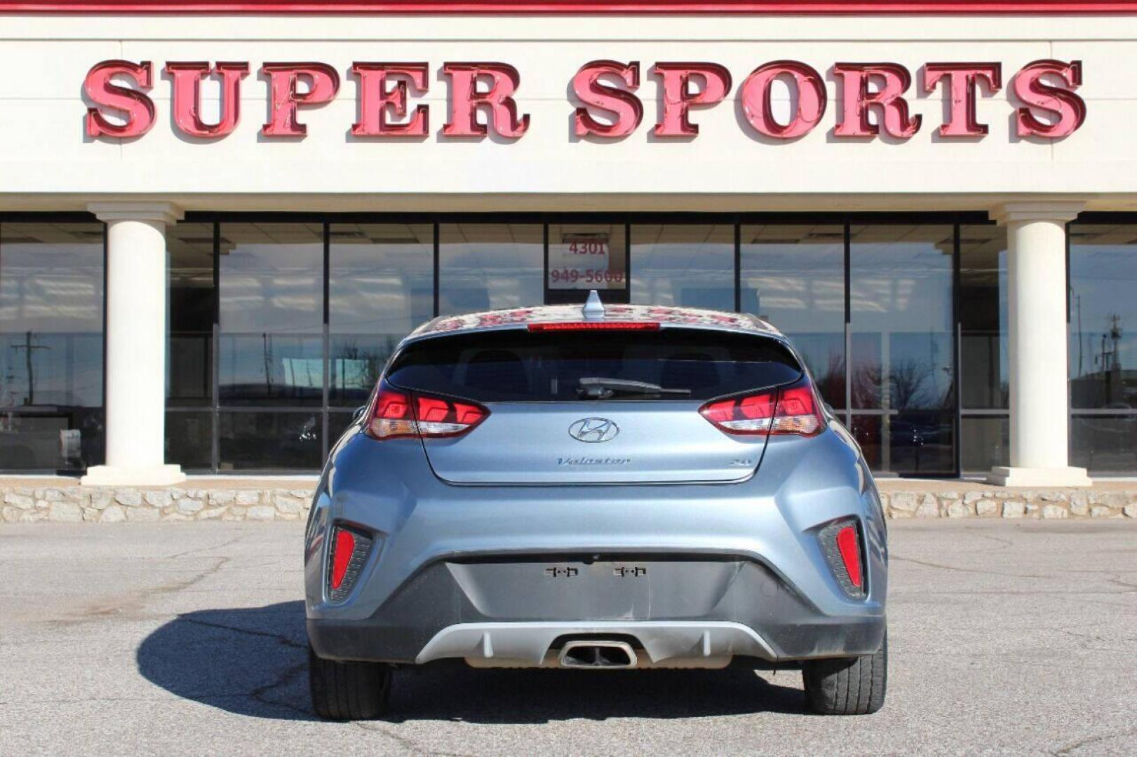 2019 Blue Hyundai Veloster 2.0 6A (KMHTG6AF0KU) with an 2.0L L4 DOHC 16V engine, 6A transmission, located at 4301 NW 39th , Oklahoma City, OK, 73112, (405) 949-5600, 35.512135, -97.598671 - Photo#4