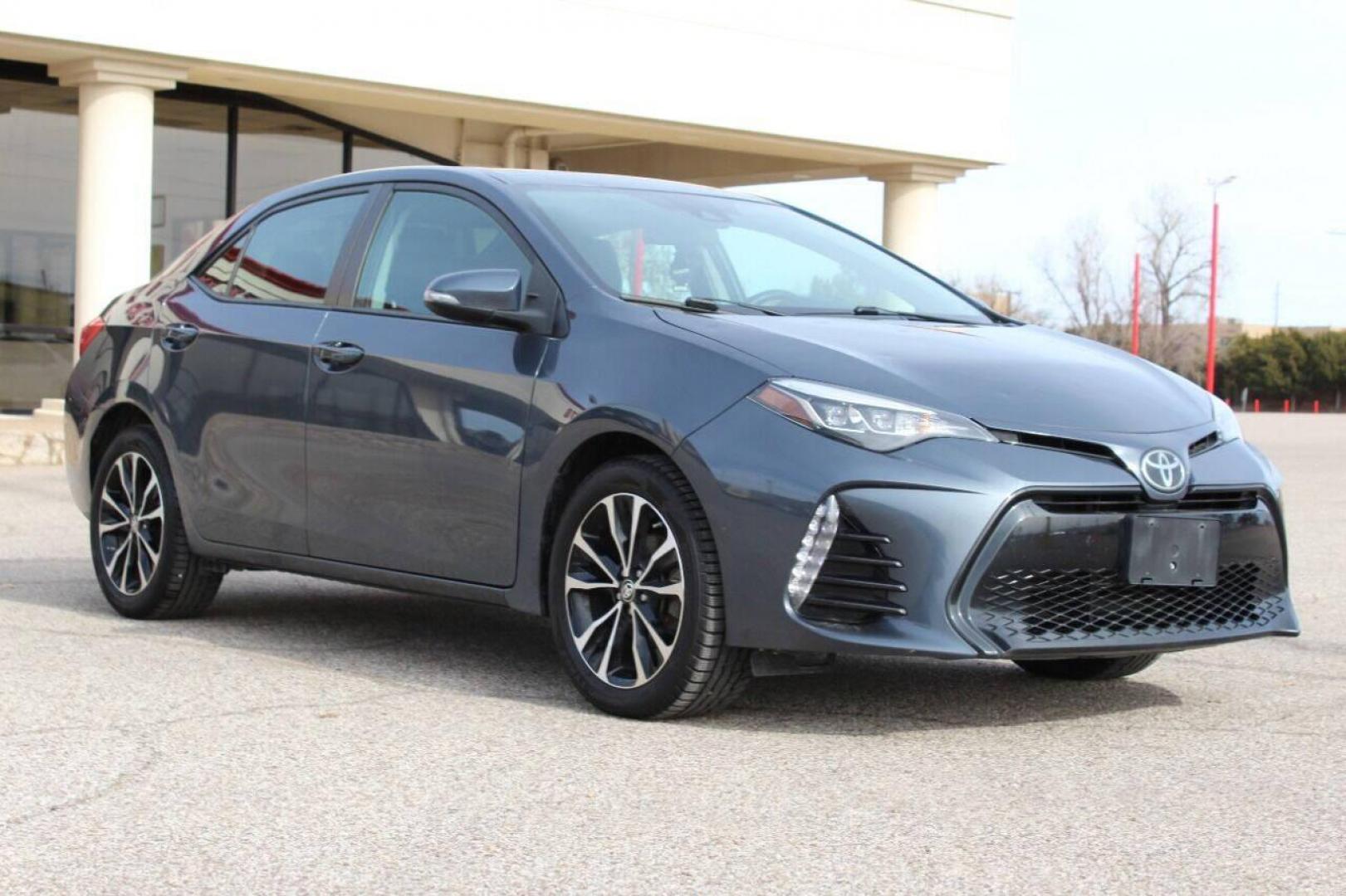 2017 Gray Toyota Corolla L CVT (2T1BURHEXHC) with an 1.8L L4 DOHC 16V engine, CVT transmission, located at 4301 NW 39th , Oklahoma City, OK, 73112, (405) 949-5600, 35.512135, -97.598671 - NO DRIVERS LICENCE NO-FULL COVERAGE INSURANCE-NO CREDIT CHECK. COME ON OVER TO SUPERSPORTS AND TAKE A LOOK AND TEST DRIVE. PLEASE GIVE US A CALL AT (405) 949-5600. NO LICENSIA DE MANEJAR- NO SEGURO DE COBERTURA TOTAL- NO VERIFICACCION DE CREDITO. POR FAVOR VENGAN A SUPERSPORTS, ECHE UN - Photo#1