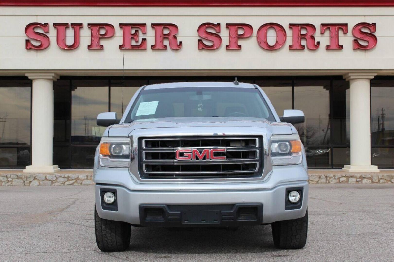 2015 Silver GMC Sierra 1500 SLE Crew Cab Long Box 2WD (3GTP1UEC7FG) with an 5.3L V8 OHV 16V engine, 6-Speed Automatic transmission, located at 4301 NW 39th , Oklahoma City, OK, 73112, (405) 949-5600, 35.512135, -97.598671 - NO DRIVERS LICENCE NO-FULL COVERAGE INSURANCE-NO CREDIT CHECK. COME ON OVER TO SUPERSPORTS AND TAKE A LOOK AND TEST DRIVE. PLEASE GIVE US A CALL AT (405) 949-5600. NO LICENSIA DE MANEJAR- NO SEGURO DE COBERTURA TOTAL- NO VERIFICACCION DE CREDITO. POR FAVOR VENGAN A SUPERSPORTS, - Photo#2