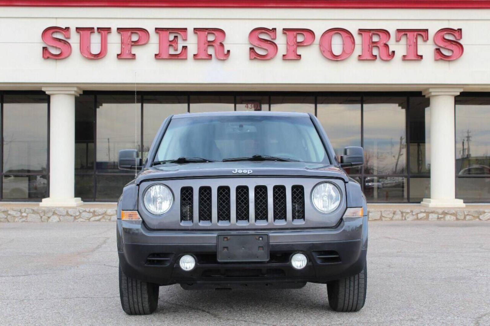 2017 Gray Jeep Patriot Sport 2WD (1C4NJPBA6HD) with an 2.0L L4 DOHC 16V engine, Automatic 6-Speed transmission, located at 4301 NW 39th , Oklahoma City, OK, 73112, (405) 949-5600, 35.512135, -97.598671 - NO DRIVERS LICENCE NO-FULL COVERAGE INSURANCE-NO CREDIT CHECK. COME ON OVER TO SUPERSPORTS AND TAKE A LOOK AND TEST DRIVE. PLEASE GIVE US A CALL AT (405) 949-5600. NO LICENSIA DE MANEJAR- NO SEGURO DE COBERTURA TOTAL- NO VERIFICACCION DE CREDITO. POR FAVOR VENGAN A SUPERSPORTS, ECHE UN - Photo#2