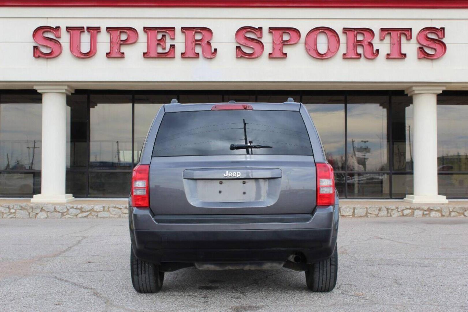 2017 Gray Jeep Patriot Sport 2WD (1C4NJPBA6HD) with an 2.0L L4 DOHC 16V engine, Automatic 6-Speed transmission, located at 4301 NW 39th , Oklahoma City, OK, 73112, (405) 949-5600, 35.512135, -97.598671 - NO DRIVERS LICENCE NO-FULL COVERAGE INSURANCE-NO CREDIT CHECK. COME ON OVER TO SUPERSPORTS AND TAKE A LOOK AND TEST DRIVE. PLEASE GIVE US A CALL AT (405) 949-5600. NO LICENSIA DE MANEJAR- NO SEGURO DE COBERTURA TOTAL- NO VERIFICACCION DE CREDITO. POR FAVOR VENGAN A SUPERSPORTS, ECHE UN - Photo#3