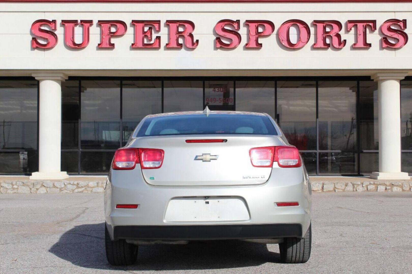 2015 Beige Chevrolet Malibu 1LT (1G11C5SL5FF) with an 2.5L L4 DOHC 16V engine, 6-Speed Automatic transmission, located at 4301 NW 39th , Oklahoma City, OK, 73112, (405) 949-5600, 35.512135, -97.598671 - NO DRIVERS LICENCE NO-FULL COVERAGE INSURANCE-NO CREDIT CHECK. COME ON OVER TO SUPERSPORTS AND TAKE A LOOK AND TEST DRIVE. PLEASE GIVE US A CALL AT (405) 949-5600. NO LICENSIA DE MANEJAR- NO SEGURO DE COBERTURA TOTAL- NO VERIFICACCION DE CREDITO. POR FAVOR VENGAN A SUPERSPORTS, ECHE UN - Photo#4