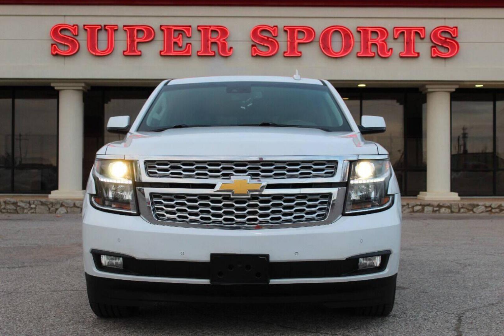 2018 White Chevrolet Tahoe (1GNSCBKC8JR) with an 5.3L V8 5.3L V8 engine, Automatic 6-Speed transmission, located at 4301 NW 39th , Oklahoma City, OK, 73112, (405) 949-5600, 35.512135, -97.598671 - NO DRIVERS LICENCE NO-FULL COVERAGE INSURANCE-NO CREDIT CHECK. COME ON OVER TO SUPERSPORTS AND TAKE A LOOK AND TEST DRIVE PLEASE GIVE US A CALL AT (405) 949-5600. NO LICENSIA DE MANEJAR- NO SEGURO DE COBERTURA TOTAL- NO VERIFICACCION DE CREDITO. POR FAVOR VENGAN A SUPERSPORTS, E - Photo#0