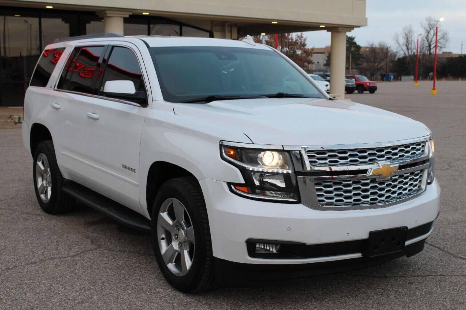 2018 White Chevrolet Tahoe (1GNSCBKC8JR) with an 5.3L V8 5.3L V8 engine, Automatic 6-Speed transmission, located at 4301 NW 39th , Oklahoma City, OK, 73112, (405) 949-5600, 35.512135, -97.598671 - NO DRIVERS LICENCE NO-FULL COVERAGE INSURANCE-NO CREDIT CHECK. COME ON OVER TO SUPERSPORTS AND TAKE A LOOK AND TEST DRIVE PLEASE GIVE US A CALL AT (405) 949-5600. NO LICENSIA DE MANEJAR- NO SEGURO DE COBERTURA TOTAL- NO VERIFICACCION DE CREDITO. POR FAVOR VENGAN A SUPERSPORTS, E - Photo#2