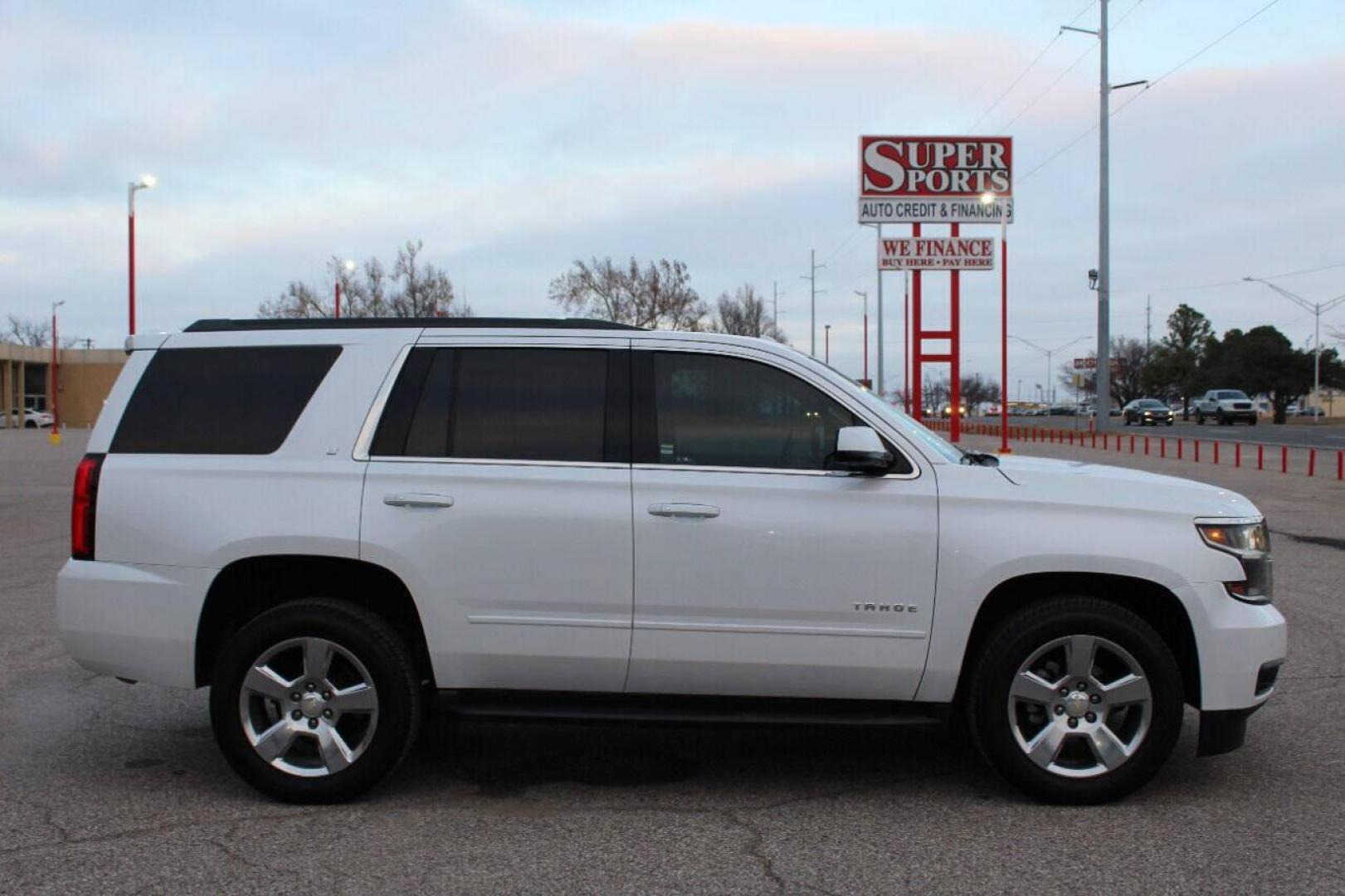 2018 White Chevrolet Tahoe (1GNSCBKC8JR) with an 5.3L V8 5.3L V8 engine, Automatic 6-Speed transmission, located at 4301 NW 39th , Oklahoma City, OK, 73112, (405) 949-5600, 35.512135, -97.598671 - NO DRIVERS LICENCE NO-FULL COVERAGE INSURANCE-NO CREDIT CHECK. COME ON OVER TO SUPERSPORTS AND TAKE A LOOK AND TEST DRIVE PLEASE GIVE US A CALL AT (405) 949-5600. NO LICENSIA DE MANEJAR- NO SEGURO DE COBERTURA TOTAL- NO VERIFICACCION DE CREDITO. POR FAVOR VENGAN A SUPERSPORTS, E - Photo#3