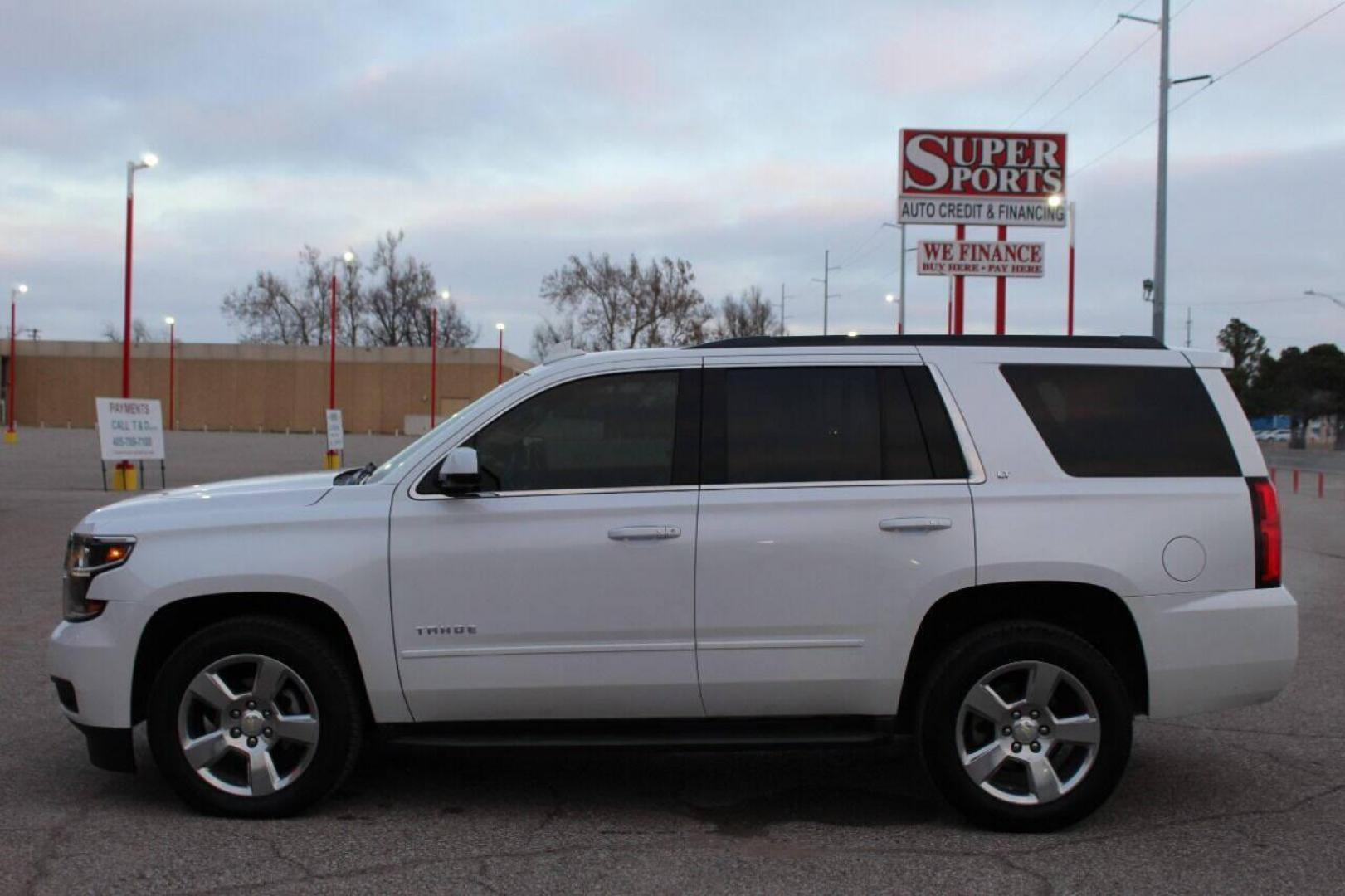 2018 White Chevrolet Tahoe (1GNSCBKC8JR) with an 5.3L V8 5.3L V8 engine, Automatic 6-Speed transmission, located at 4301 NW 39th , Oklahoma City, OK, 73112, (405) 949-5600, 35.512135, -97.598671 - NO DRIVERS LICENCE NO-FULL COVERAGE INSURANCE-NO CREDIT CHECK. COME ON OVER TO SUPERSPORTS AND TAKE A LOOK AND TEST DRIVE PLEASE GIVE US A CALL AT (405) 949-5600. NO LICENSIA DE MANEJAR- NO SEGURO DE COBERTURA TOTAL- NO VERIFICACCION DE CREDITO. POR FAVOR VENGAN A SUPERSPORTS, E - Photo#6