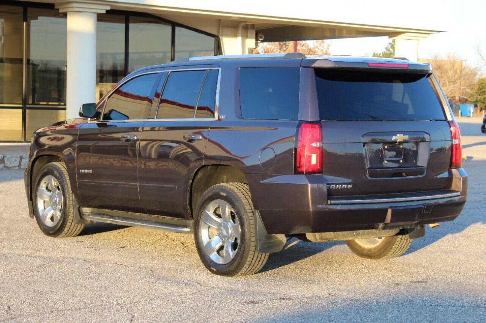 2015 Pewter Chevrolet Tahoe LTZ 4WD (1GNSKCKC6FR) with an 5.3L V8 OHV 16V engine, 6-Speed Automatic transmission, located at 4301 NW 39th , Oklahoma City, OK, 73112, (405) 949-5600, 35.512135, -97.598671 - NO DRIVERS LICENCE NO-FULL COVERAGE INSURANCE-NO CREDIT CHECK. COME ON OVER TO SUPERSPORTS AND TAKE A LOOK AND TEST DRIVE. PLEASE GIVE US A CALL AT (405) 949-5600. NO LICENSIA DE MANEJAR- NO SEGURO DE COBERTURA TOTAL- NO VERIFICACCION DE CREDITO. POR FAVOR VENGAN A SUPERSPORTS, ECHE UN - Photo#3