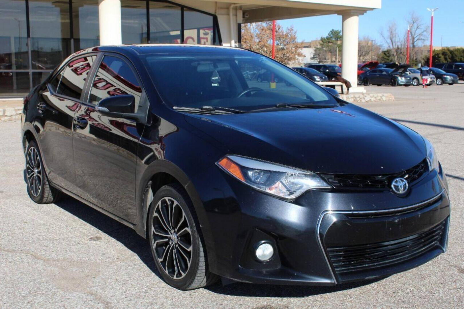 2015 Black Toyota Corolla L 4-Speed AT (2T1BURHE5FC) with an 1.8L L4 DOHC 16V engine, 4-Speed Automatic transmission, located at 4301 NW 39th , Oklahoma City, OK, 73112, (405) 949-5600, 35.512135, -97.598671 - NO DRIVERS LICENCE NO - FULL COVERAGE INSURANCE - NO CREDIT CHECK COME ON OVER TO SUPERSPORTS AND TAKE A LOOK AND TEST DRIVE PLEASE GIVE US A CALL AT (405) 949-5600 NO LICENCIA DE MANEJAR - NO SEGURO DE COBERTURA TOTAL - NO VERIFICACION DE CREDITO POR FAVOR VENGAN A SUPERSPORTS, ECHE UN - Photo#2