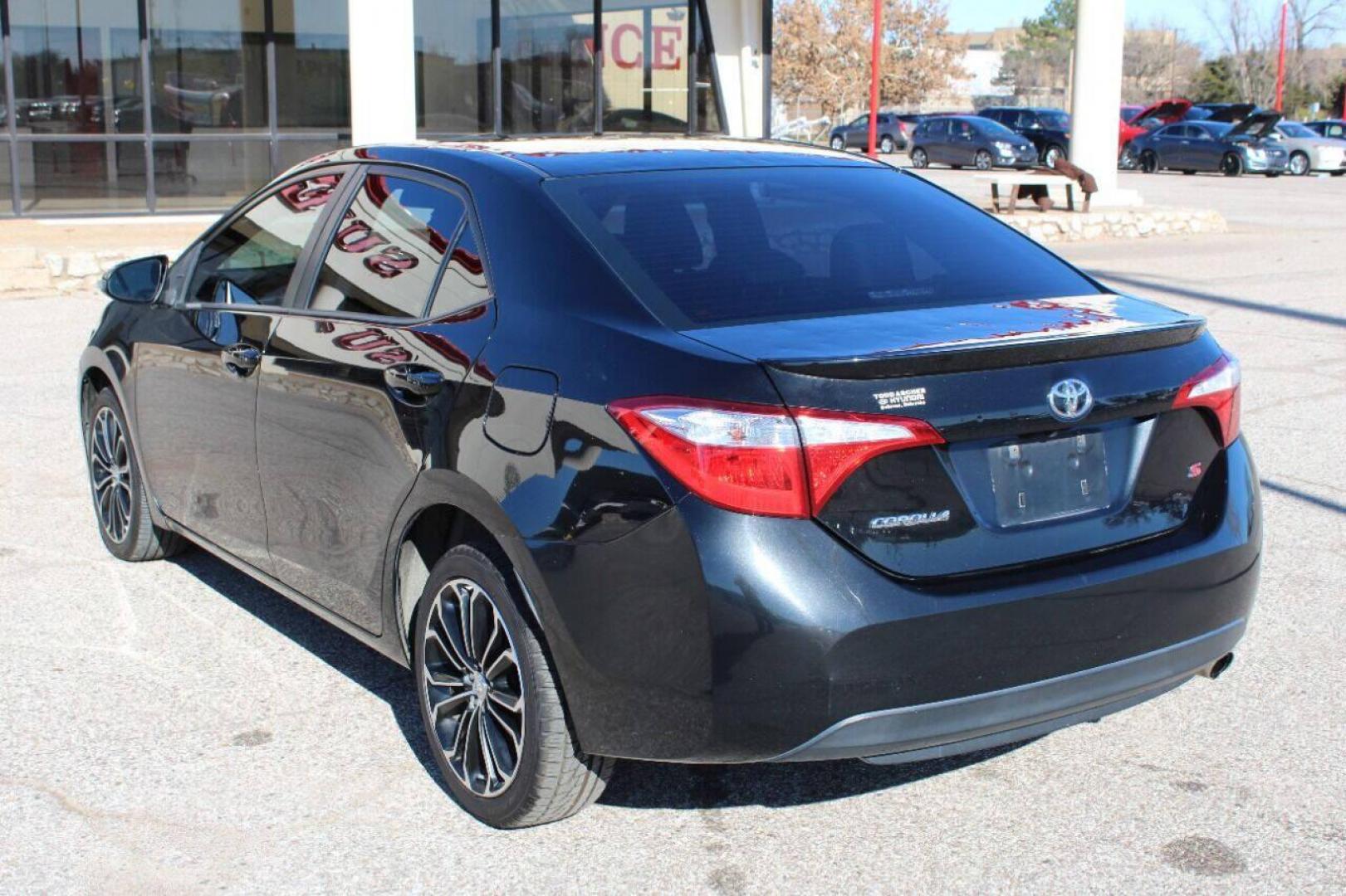 2015 Black Toyota Corolla L 4-Speed AT (2T1BURHE5FC) with an 1.8L L4 DOHC 16V engine, 4-Speed Automatic transmission, located at 4301 NW 39th , Oklahoma City, OK, 73112, (405) 949-5600, 35.512135, -97.598671 - NO DRIVERS LICENCE NO - FULL COVERAGE INSURANCE - NO CREDIT CHECK COME ON OVER TO SUPERSPORTS AND TAKE A LOOK AND TEST DRIVE PLEASE GIVE US A CALL AT (405) 949-5600 NO LICENCIA DE MANEJAR - NO SEGURO DE COBERTURA TOTAL - NO VERIFICACION DE CREDITO POR FAVOR VENGAN A SUPERSPORTS, ECHE UN - Photo#5