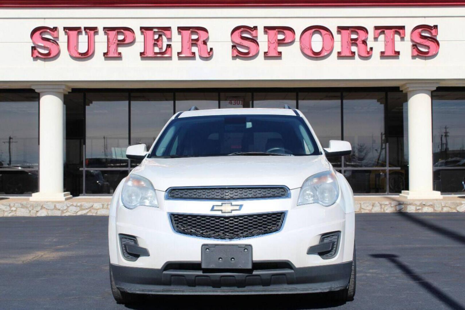 2015 White Chevrolet Equinox 1LT 2WD (1GNALBEKXFZ) with an 2.4L L4 DOHC 16V FFV engine, 6-Speed Automatic transmission, located at 4301 NW 39th , Oklahoma City, OK, 73112, (405) 949-5600, 35.512135, -97.598671 - NO DRIVERS LICENCE NO-FULL COVERAGE INSURANCE-NO CREDIT CHECK. COME ON OVER TO SUPERSPORTS AND TAKE A LOOK AND TEST DRIVE. PLEASE GIVE US A CALL AT (405) 949-5600. NO LICENSIA DE MANEJAR- NO SEGURO DE COBERTURA TOTAL- NO VERIFICACCION DE CREDITO. POR FAVOR VENGAN A SUPERSPORTS, ECHE UN - Photo#2