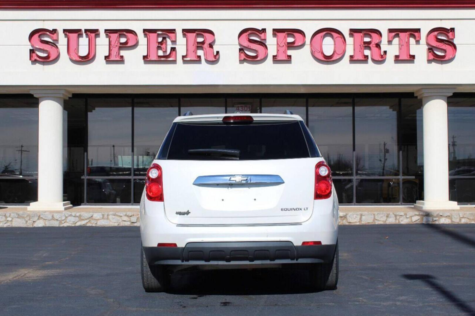 2015 White Chevrolet Equinox 1LT 2WD (1GNALBEKXFZ) with an 2.4L L4 DOHC 16V FFV engine, 6-Speed Automatic transmission, located at 4301 NW 39th , Oklahoma City, OK, 73112, (405) 949-5600, 35.512135, -97.598671 - NO DRIVERS LICENCE NO-FULL COVERAGE INSURANCE-NO CREDIT CHECK. COME ON OVER TO SUPERSPORTS AND TAKE A LOOK AND TEST DRIVE. PLEASE GIVE US A CALL AT (405) 949-5600. NO LICENSIA DE MANEJAR- NO SEGURO DE COBERTURA TOTAL- NO VERIFICACCION DE CREDITO. POR FAVOR VENGAN A SUPERSPORTS, ECHE UN - Photo#3