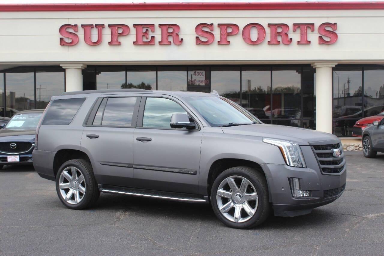 2017 Cadillac Escalade Luxury's photo