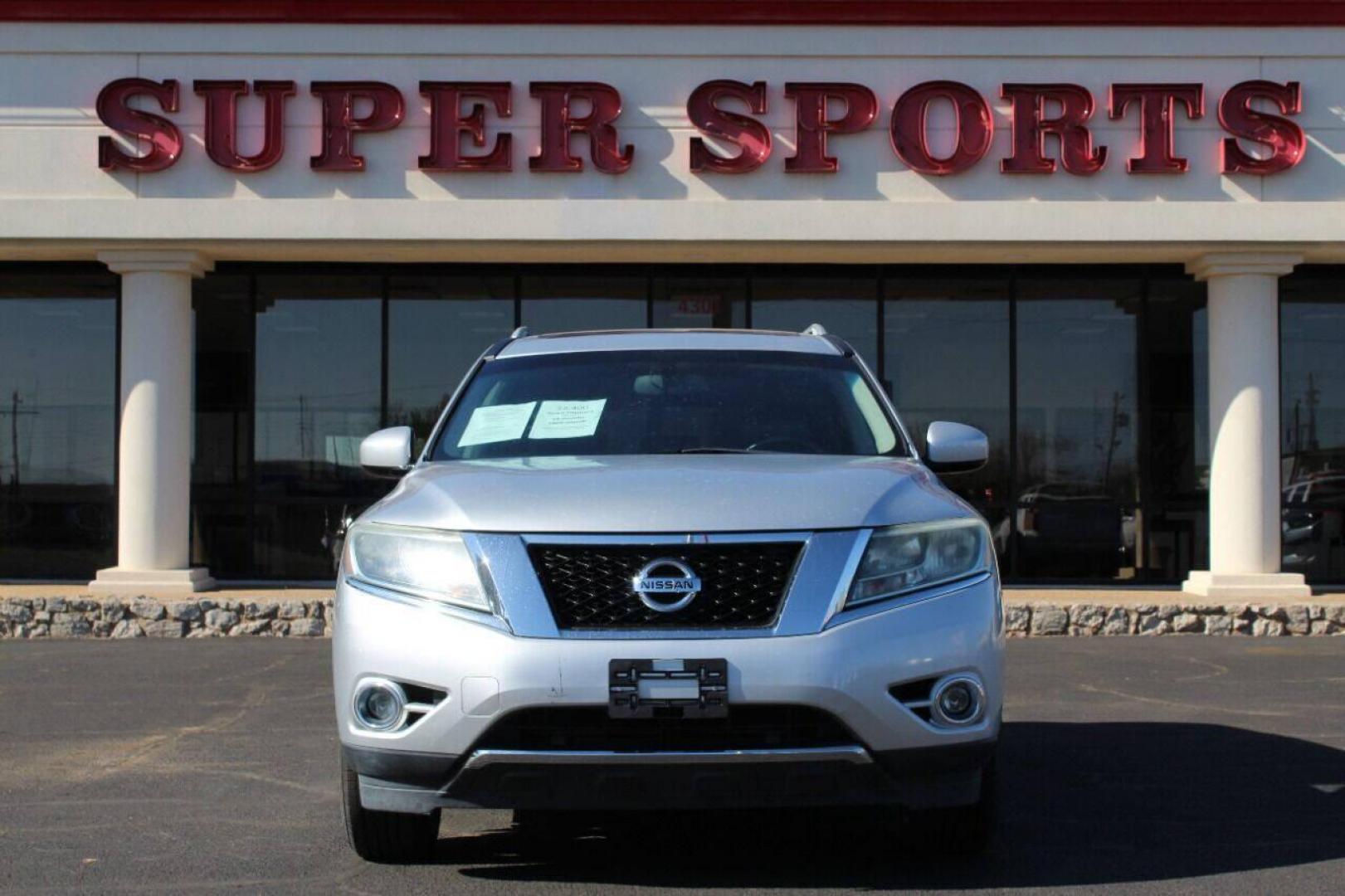 2013 Silver Nissan Pathfinder LE 2WD (5N1AR2MN4DC) with an 3.5L V6 DOHC 24V engine, Continuously Variable Transmission transmission, located at 4301 NW 39th , Oklahoma City, OK, 73112, (405) 949-5600, 35.512135, -97.598671 - NO DRIVERS LICENCE NO-FULL COVERAGE INSURANCE-NO CREDIT CHECK. COME ON OVER TO SUPERSPORTS AND TAKE A LOOK AND TEST DRIVE PLEASE GIVE US A CALL AT (405) 949-5600. NO LICENSIA DE MANEJAR- NO SEGURO DE COBERTURA TOTAL- NO VERIFICACCION DE CREDITO. POR FAVOR VENGAN A SUPERSPORTS, ECHE UN V - Photo#2