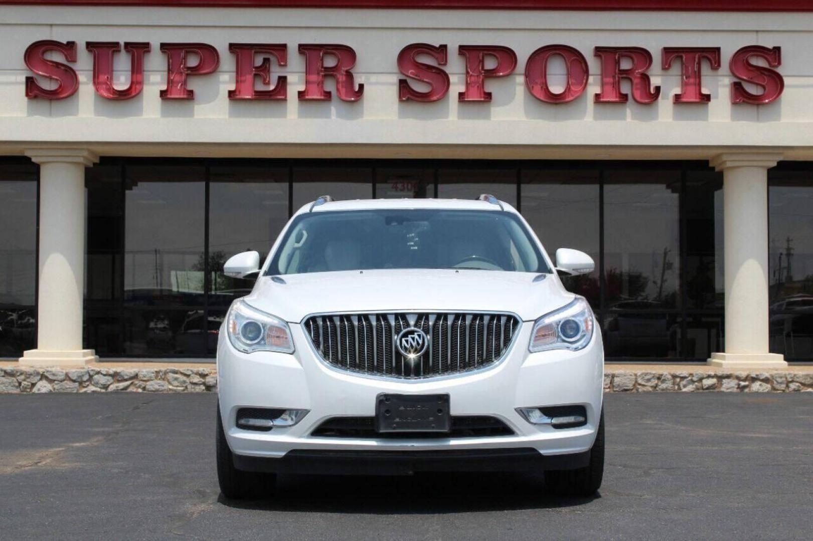 2016 White Buick Enclave Leather FWD (5GAKRBKD9GJ) with an 3.6L V6 DOHC 24V engine, 6-Speed Automatic Overdrive transmission, located at 4301 NW 39th , Oklahoma City, OK, 73112, (405) 949-5600, 35.512135, -97.598671 - Photo#0