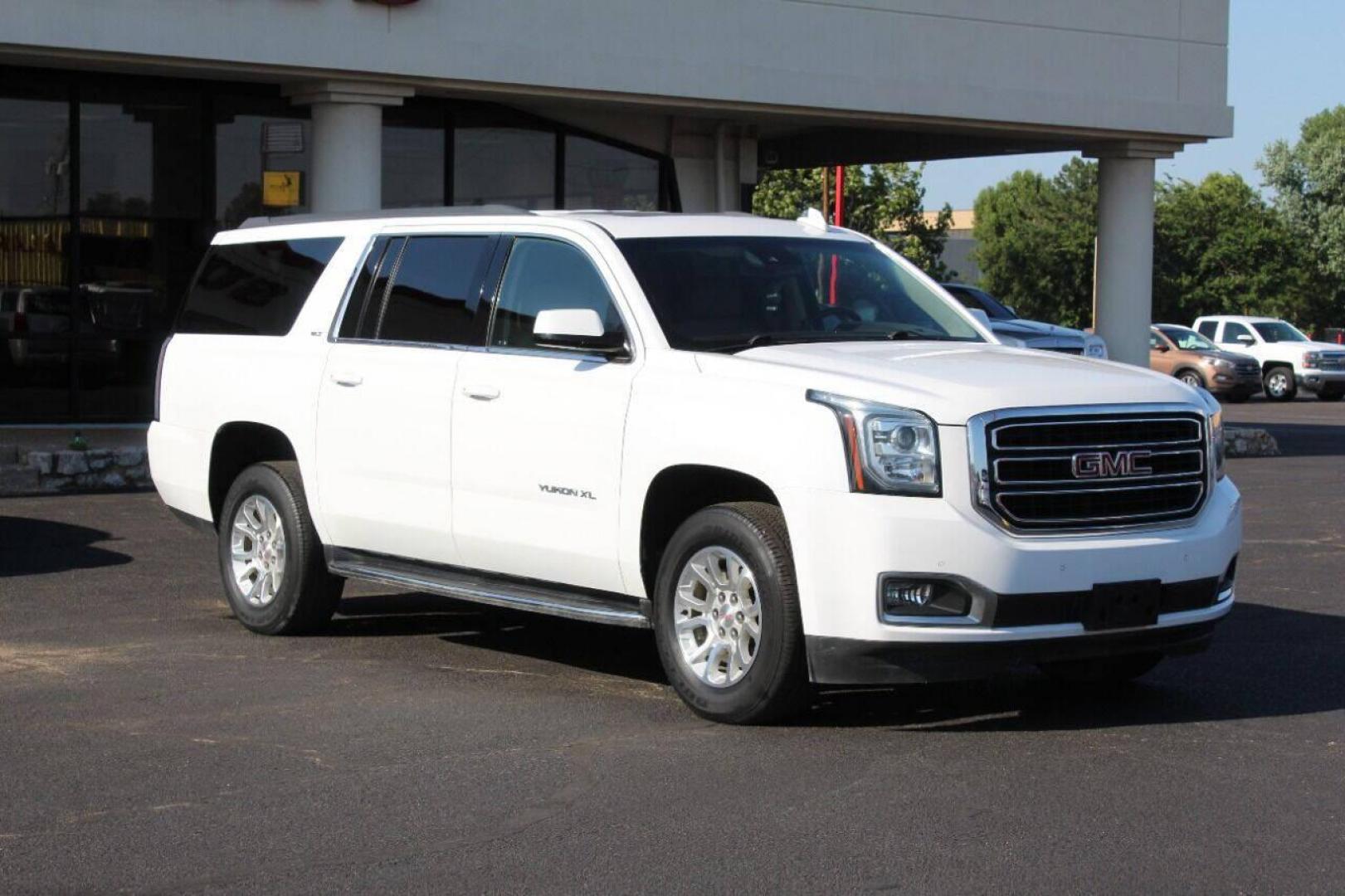 2019 White GMC Yukon XL SLT 2WD (1GKS1GKC3KR) with an 5.3L V8 OHV 16V engine, 6A transmission, located at 4301 NW 39th , Oklahoma City, OK, 73112, (405) 949-5600, 35.512135, -97.598671 - Photo#0