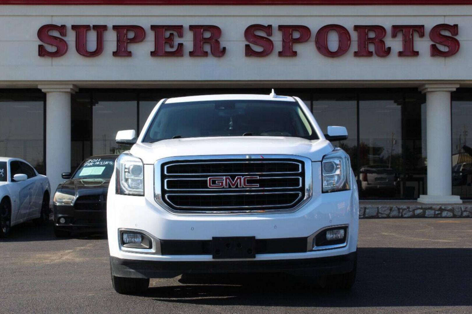 2019 White GMC Yukon XL SLT 2WD (1GKS1GKC3KR) with an 5.3L V8 OHV 16V engine, 6A transmission, located at 4301 NW 39th , Oklahoma City, OK, 73112, (405) 949-5600, 35.512135, -97.598671 - NO DRIVERS LICENCE NO-FULL COVERAGE INSURANCE-NO CREDIT CHECK. COME ON OVER TO SUPERSPORTS AND TAKE A LOOK AND TEST DRIVE. PLEASE GIVE US A CALL AT (405) 949-5600. NO LICENSIA DE MANEJAR- NO SEGURO DE COBERTURA TOTAL- NO VERIFICACCION DE CREDITO. POR FAVOR VENGAN A SUPERSPORTS, ECHE UN - Photo#0