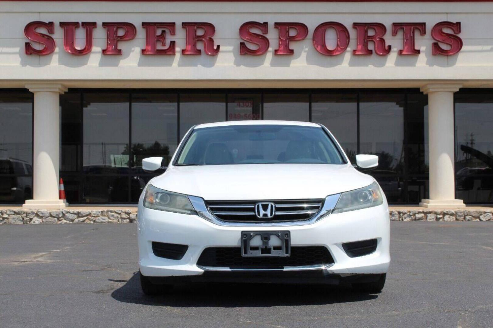 2015 White Honda Accord LX Sedan CVT (1HGCR2F33FA) with an 2.4L L4 DOHC 16V engine, Continuously Variable Transmission transmission, located at 4301 NW 39th , Oklahoma City, OK, 73112, (405) 949-5600, 35.512135, -97.598671 - NO DRIVERS LICENCE NO - FULL COVERAGE INSURANCE - NO CREDIT CHECK. COME ON OVER TO SUPERSPORTS AND TAKE A LOOK AND TEST DRIVE. PLEASE GIVE US A CALL AT (405) 949-5600. NO LICENCIA DE MANEJAR - NO SEGURO DE COBERTURA TOTAL - NO VERIFICACION DE CREDITO. POR FAVOR VENGAN A SUPERSPORTS, ECHE - Photo#0