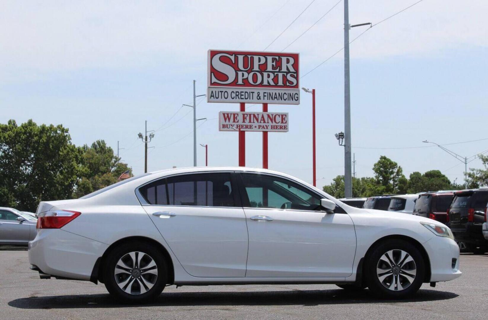 2015 White Honda Accord LX Sedan CVT (1HGCR2F33FA) with an 2.4L L4 DOHC 16V engine, Continuously Variable Transmission transmission, located at 4301 NW 39th , Oklahoma City, OK, 73112, (405) 949-5600, 35.512135, -97.598671 - NO DRIVERS LICENCE NO - FULL COVERAGE INSURANCE - NO CREDIT CHECK. COME ON OVER TO SUPERSPORTS AND TAKE A LOOK AND TEST DRIVE. PLEASE GIVE US A CALL AT (405) 949-5600. NO LICENCIA DE MANEJAR - NO SEGURO DE COBERTURA TOTAL - NO VERIFICACION DE CREDITO. POR FAVOR VENGAN A SUPERSPORTS, ECHE - Photo#3