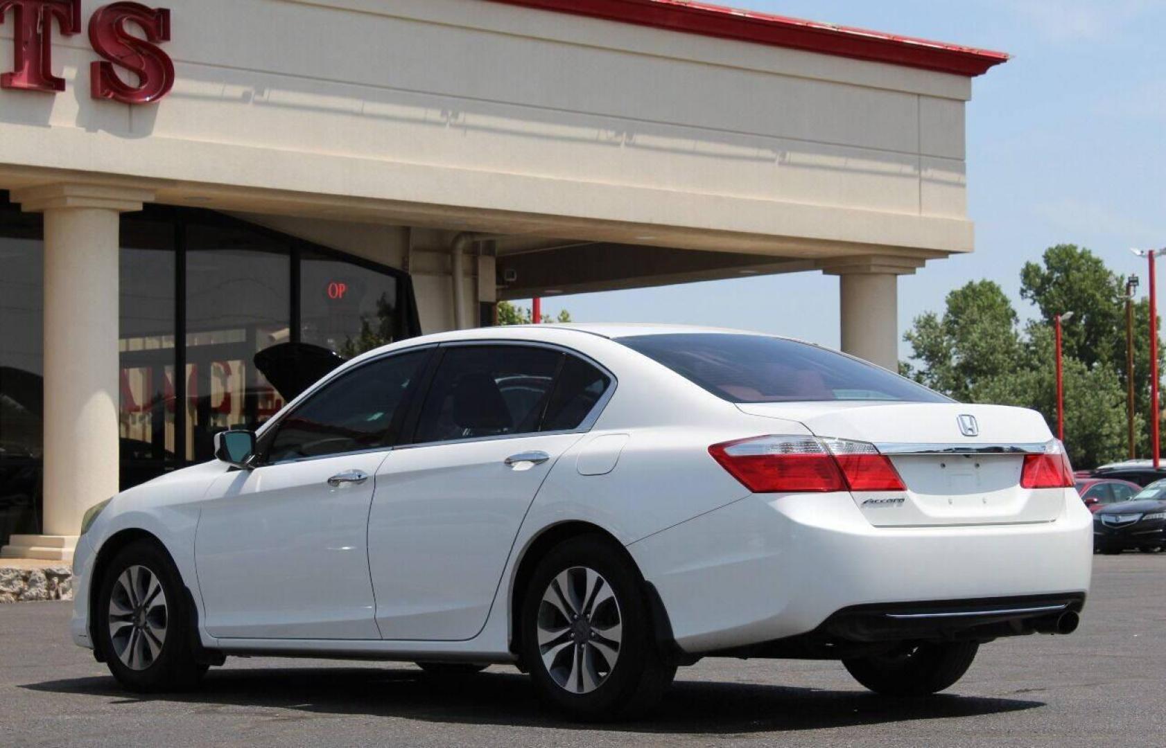 2015 White Honda Accord LX Sedan CVT (1HGCR2F33FA) with an 2.4L L4 DOHC 16V engine, Continuously Variable Transmission transmission, located at 4301 NW 39th , Oklahoma City, OK, 73112, (405) 949-5600, 35.512135, -97.598671 - NO DRIVERS LICENCE NO - FULL COVERAGE INSURANCE - NO CREDIT CHECK. COME ON OVER TO SUPERSPORTS AND TAKE A LOOK AND TEST DRIVE. PLEASE GIVE US A CALL AT (405) 949-5600. NO LICENCIA DE MANEJAR - NO SEGURO DE COBERTURA TOTAL - NO VERIFICACION DE CREDITO. POR FAVOR VENGAN A SUPERSPORTS, ECHE - Photo#5