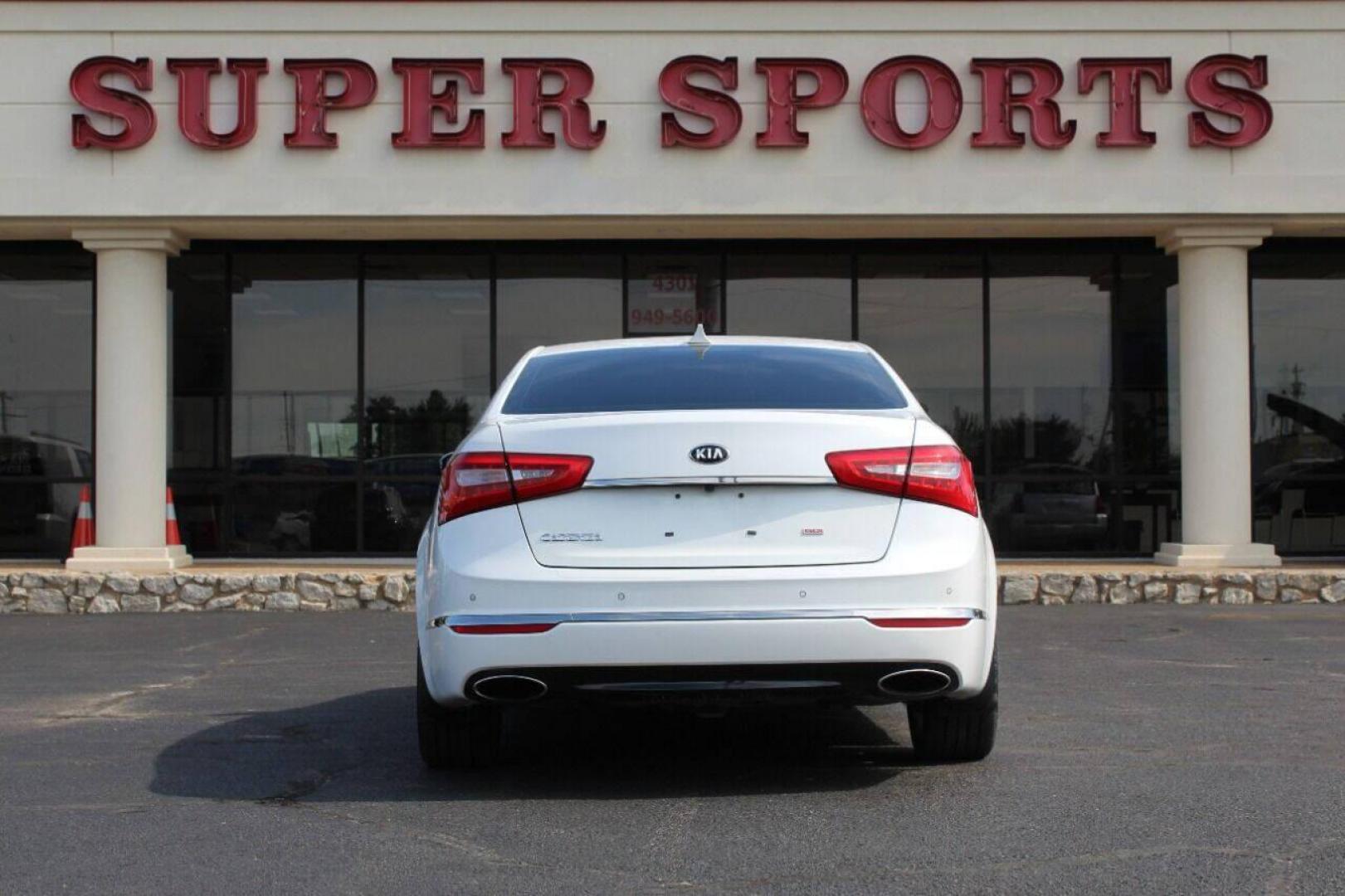 2015 White Kia Cadenza Premium (KNALN4D76F5) with an 3.3L V6 DOHC 24V engine, 6-Speed Automatic transmission, located at 4301 NW 39th , Oklahoma City, OK, 73112, (405) 949-5600, 35.512135, -97.598671 - NO DRIVERS LICENCE NO-FULL COVERAGE INSURANCE-NO CREDIT CHECK. COME ON OVER TO SUPERSPORTS AND TAKE A LOOK AND TEST DRIVE. PLEASE GIVE US A CALL AT (405) 949-5600. NO LICENSIA DE MANEJAR- NO SEGURO DE COBERTURA TOTAL- NO VERIFICACCION DE CREDITO. POR FAVOR VENGAN A SUPERSPORTS, ECHE UN - Photo#5