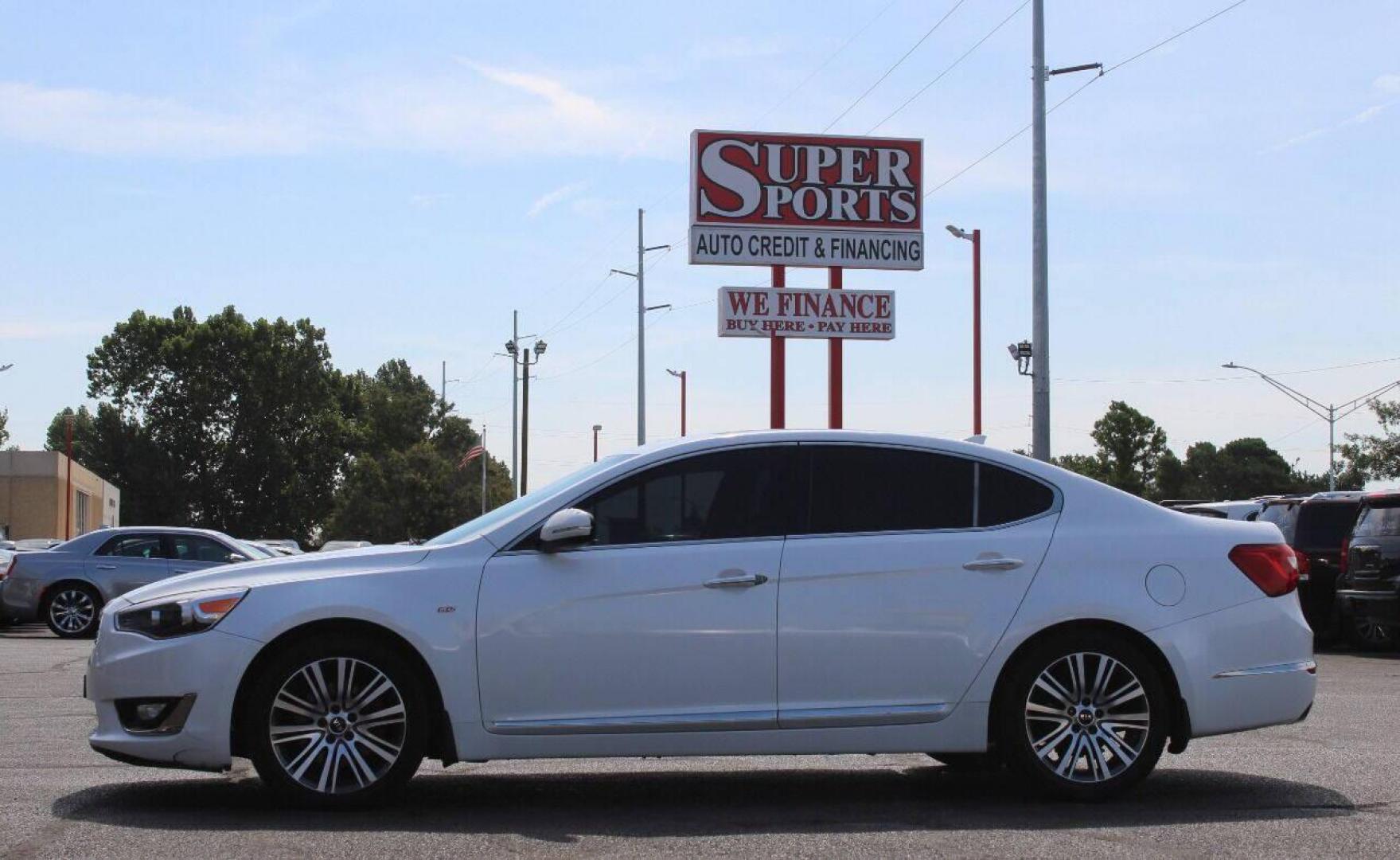 2015 White Kia Cadenza Premium (KNALN4D76F5) with an 3.3L V6 DOHC 24V engine, 6-Speed Automatic transmission, located at 4301 NW 39th , Oklahoma City, OK, 73112, (405) 949-5600, 35.512135, -97.598671 - NO DRIVERS LICENCE NO-FULL COVERAGE INSURANCE-NO CREDIT CHECK. COME ON OVER TO SUPERSPORTS AND TAKE A LOOK AND TEST DRIVE. PLEASE GIVE US A CALL AT (405) 949-5600. NO LICENSIA DE MANEJAR- NO SEGURO DE COBERTURA TOTAL- NO VERIFICACCION DE CREDITO. POR FAVOR VENGAN A SUPERSPORTS, ECHE UN - Photo#7