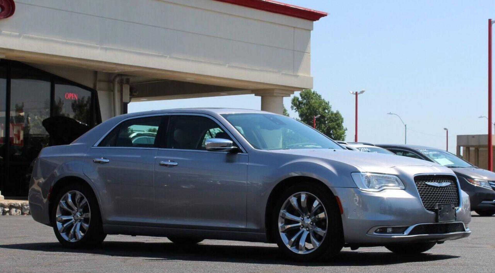 2017 Silver Chrysler 300 (2C3CCAEG1HH) with an 3.6L V6 3.6L V6 engine, Automatic 8-Speed transmission, located at 4301 NW 39th , Oklahoma City, OK, 73112, (405) 949-5600, 35.512135, -97.598671 - NO DRIVERS LICENCE NO-FULL COVERAGE INSURANCE-NO CREDIT CHECK. COME ON OVER TO SUPERSPORTS AND TAKE A LOOK AND TEST DRIVE PLEASE GIVE US A CALL AT (405) 949-5600. NO LICENSIA DE MANEJAR- NO SEGURO DE COBERTURA TOTAL- NO VERIFICACCION DE CREDITO. POR FAVOR VENGAN A SUPERSPORTS, ECHE UN VISTAZO Y - Photo#2