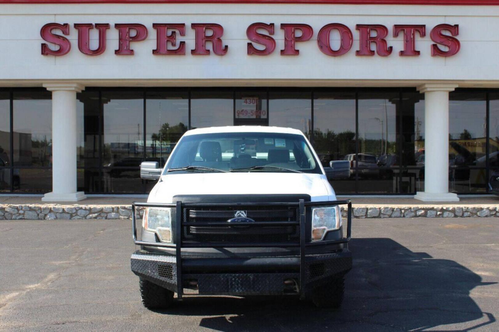 2014 White Ford F-150 FX4 SuperCab 6.5-ft. Bed 4WD (1FTFX1EF3EK) with an 5.0L V8 engine, 6-Speed Automatic transmission, located at 4301 NW 39th , Oklahoma City, OK, 73112, (405) 949-5600, 35.512135, -97.598671 - Photo#0