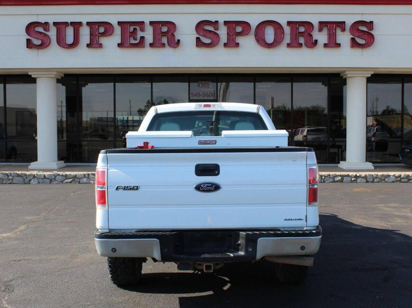 2014 White Ford F-150 FX4 SuperCab 6.5-ft. Bed 4WD (1FTFX1EF3EK) with an 5.0L V8 engine, 6-Speed Automatic transmission, located at 4301 NW 39th , Oklahoma City, OK, 73112, (405) 949-5600, 35.512135, -97.598671 - Photo#4