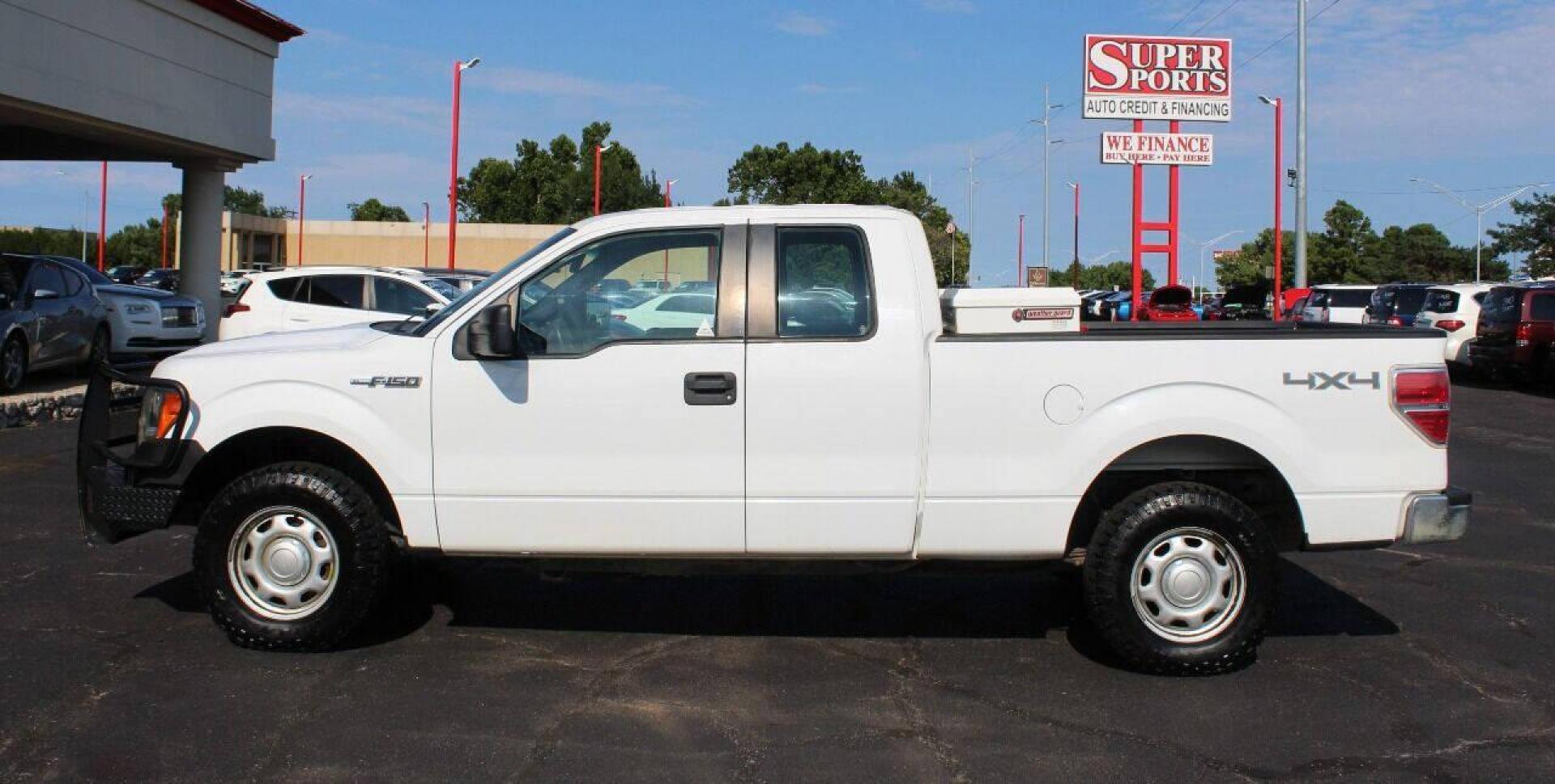 2014 White Ford F-150 FX4 SuperCab 6.5-ft. Bed 4WD (1FTFX1EF3EK) with an 5.0L V8 engine, 6-Speed Automatic transmission, located at 4301 NW 39th , Oklahoma City, OK, 73112, (405) 949-5600, 35.512135, -97.598671 - Photo#6