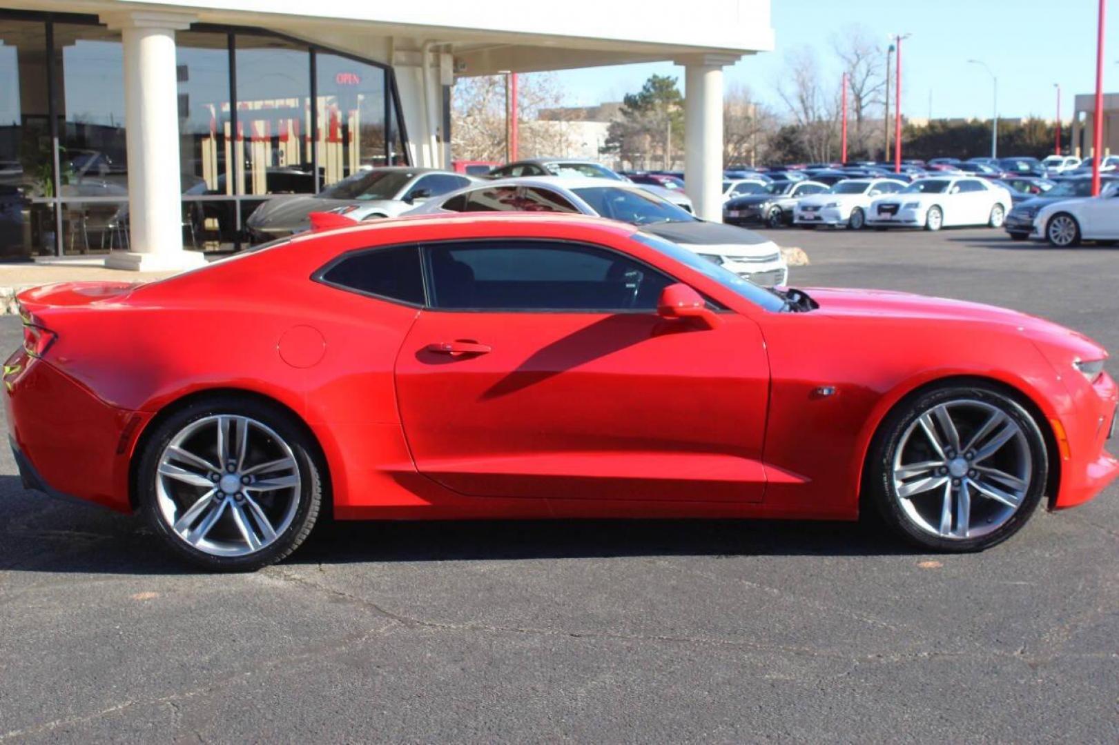 2018 Red Chevrolet Camaro 1LT Coupe (1G1FB1RX0J0) with an 2.0L L4 DOHC 16V TURBO engine, 6A transmission, located at 4301 NW 39th , Oklahoma City, OK, 73112, (405) 949-5600, 35.512135, -97.598671 - NO DRIVERS LICENCE NO-FULL COVERAGE INSURANCE-NO CREDIT CHECK. COME ON OVER TO SUPERSPORTS AND TAKE A LOOK AND TEST DRIVE. PLEASE GIVE US A CALL AT (405) 949-5600. NO LICENSIA DE MANEJAR- NO SEGURO DE COBERTURA TOTAL- NO VERIFICACCION DE CREDITO. POR FAVOR VENGAN A SUPERSPORTS, ECHE UN - Photo#2