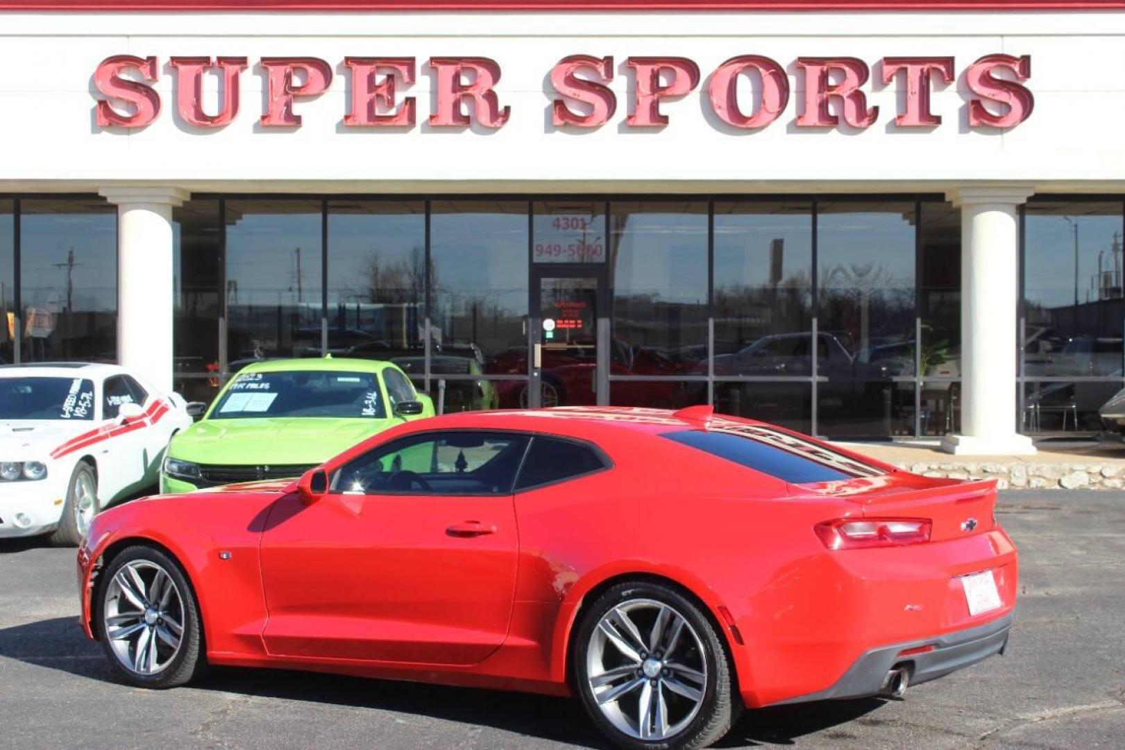 2018 Red Chevrolet Camaro 1LT Coupe (1G1FB1RX0J0) with an 2.0L L4 DOHC 16V TURBO engine, 6A transmission, located at 4301 NW 39th , Oklahoma City, OK, 73112, (405) 949-5600, 35.512135, -97.598671 - NO DRIVERS LICENCE NO-FULL COVERAGE INSURANCE-NO CREDIT CHECK. COME ON OVER TO SUPERSPORTS AND TAKE A LOOK AND TEST DRIVE. PLEASE GIVE US A CALL AT (405) 949-5600. NO LICENSIA DE MANEJAR- NO SEGURO DE COBERTURA TOTAL- NO VERIFICACCION DE CREDITO. POR FAVOR VENGAN A SUPERSPORTS, ECHE UN - Photo#4