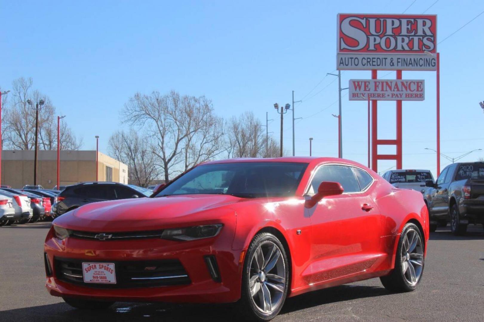 2018 Red Chevrolet Camaro 1LT Coupe (1G1FB1RX0J0) with an 2.0L L4 DOHC 16V TURBO engine, 6A transmission, located at 4301 NW 39th , Oklahoma City, OK, 73112, (405) 949-5600, 35.512135, -97.598671 - NO DRIVERS LICENCE NO-FULL COVERAGE INSURANCE-NO CREDIT CHECK. COME ON OVER TO SUPERSPORTS AND TAKE A LOOK AND TEST DRIVE. PLEASE GIVE US A CALL AT (405) 949-5600. NO LICENSIA DE MANEJAR- NO SEGURO DE COBERTURA TOTAL- NO VERIFICACCION DE CREDITO. POR FAVOR VENGAN A SUPERSPORTS, ECHE UN - Photo#6