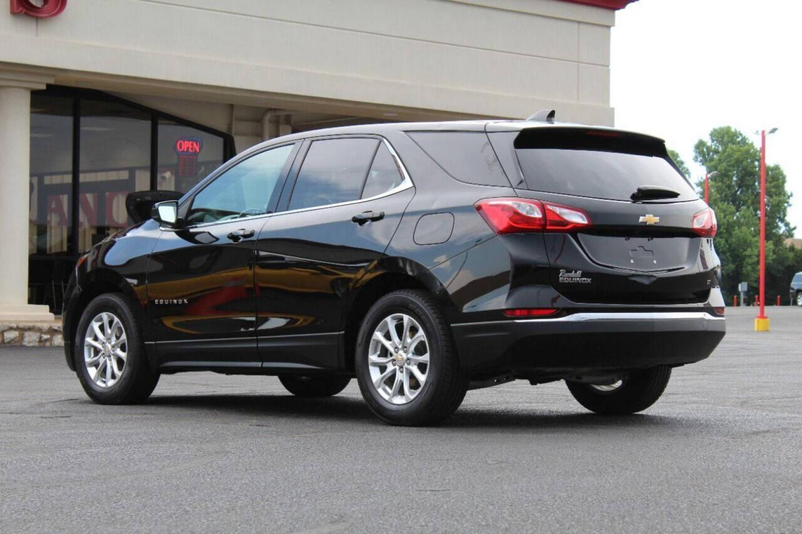 2020 Black Chevrolet Equinox LT 1.5 2WD (2GNAXKEV6L6) with an 1.5L L4 DIR DOHC 16V TURBO engine, 6A transmission, located at 4301 NW 39th , Oklahoma City, OK, 73112, (405) 949-5600, 35.512135, -97.598671 - NO DRIVERS LICENCE NO-FULL COVERAGE INSURANCE-NO CREDIT CHECK. COME ON OVER TO SUPERSPORTS AND TAKE A LOOK AND TEST DRIVE. PLEASE GIVE US A CALL AT (405) 949-5600. NO LICENSIA DE MANEJAR- NO SEGURO DE COBERTURA TOTAL- NO VERIFICACCION DE CREDITO. POR FAVOR VENGAN A SUPERSPORTS, ECHE UN - Photo#4