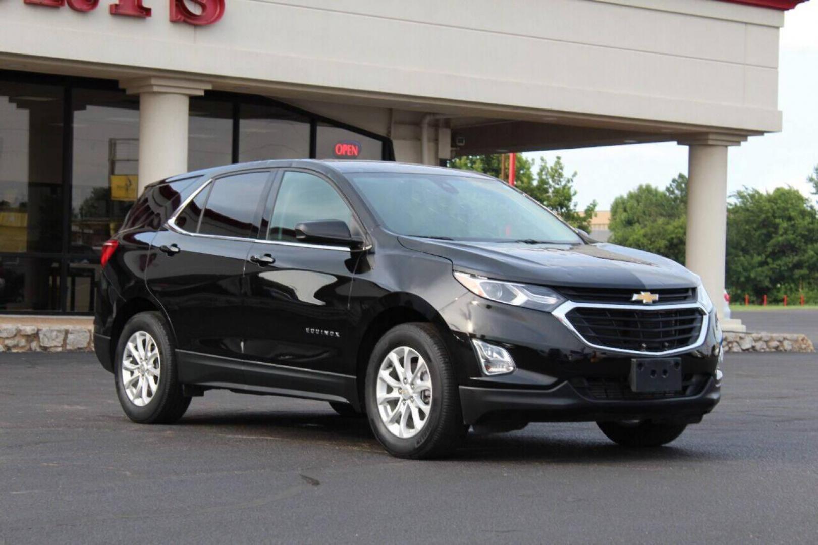 2020 Black Chevrolet Equinox LT 1.5 2WD (2GNAXKEV9L6) with an 1.5L L4 DIR DOHC 16V TURBO engine, 6A transmission, located at 4301 NW 39th , Oklahoma City, OK, 73112, (405) 949-5600, 35.512135, -97.598671 - Photo#0