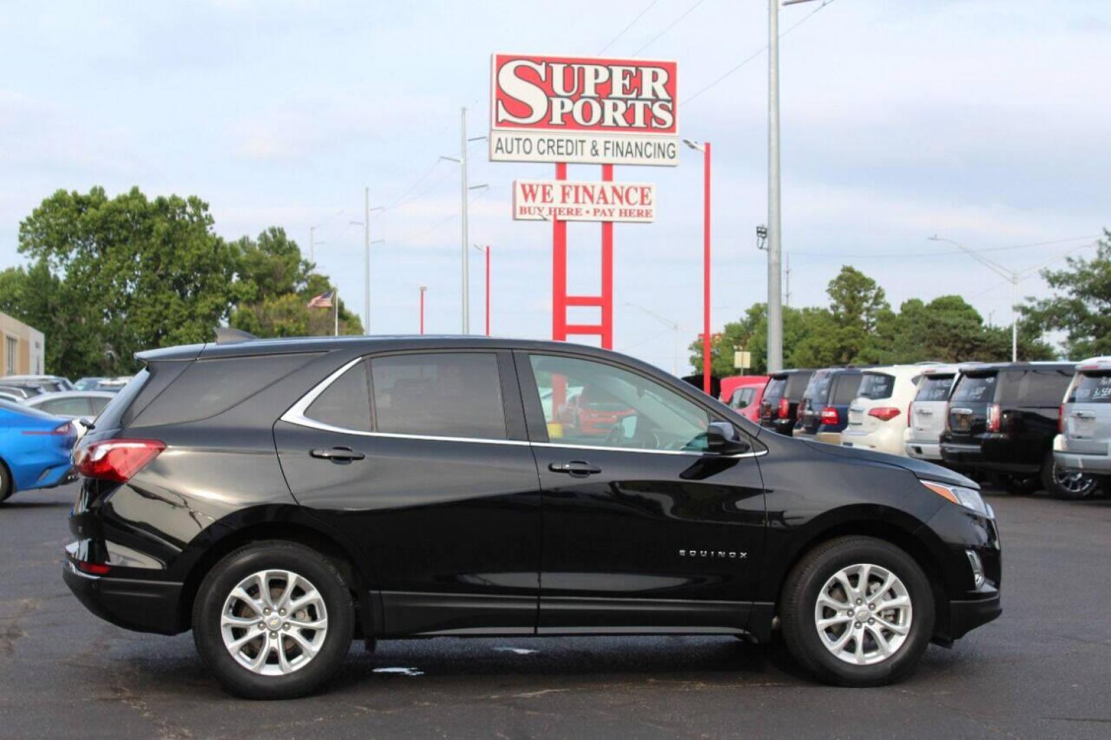 2020 Black Chevrolet Equinox LT 1.5 2WD (2GNAXKEV9L6) with an 1.5L L4 DIR DOHC 16V TURBO engine, 6A transmission, located at 4301 NW 39th , Oklahoma City, OK, 73112, (405) 949-5600, 35.512135, -97.598671 - Photo#3