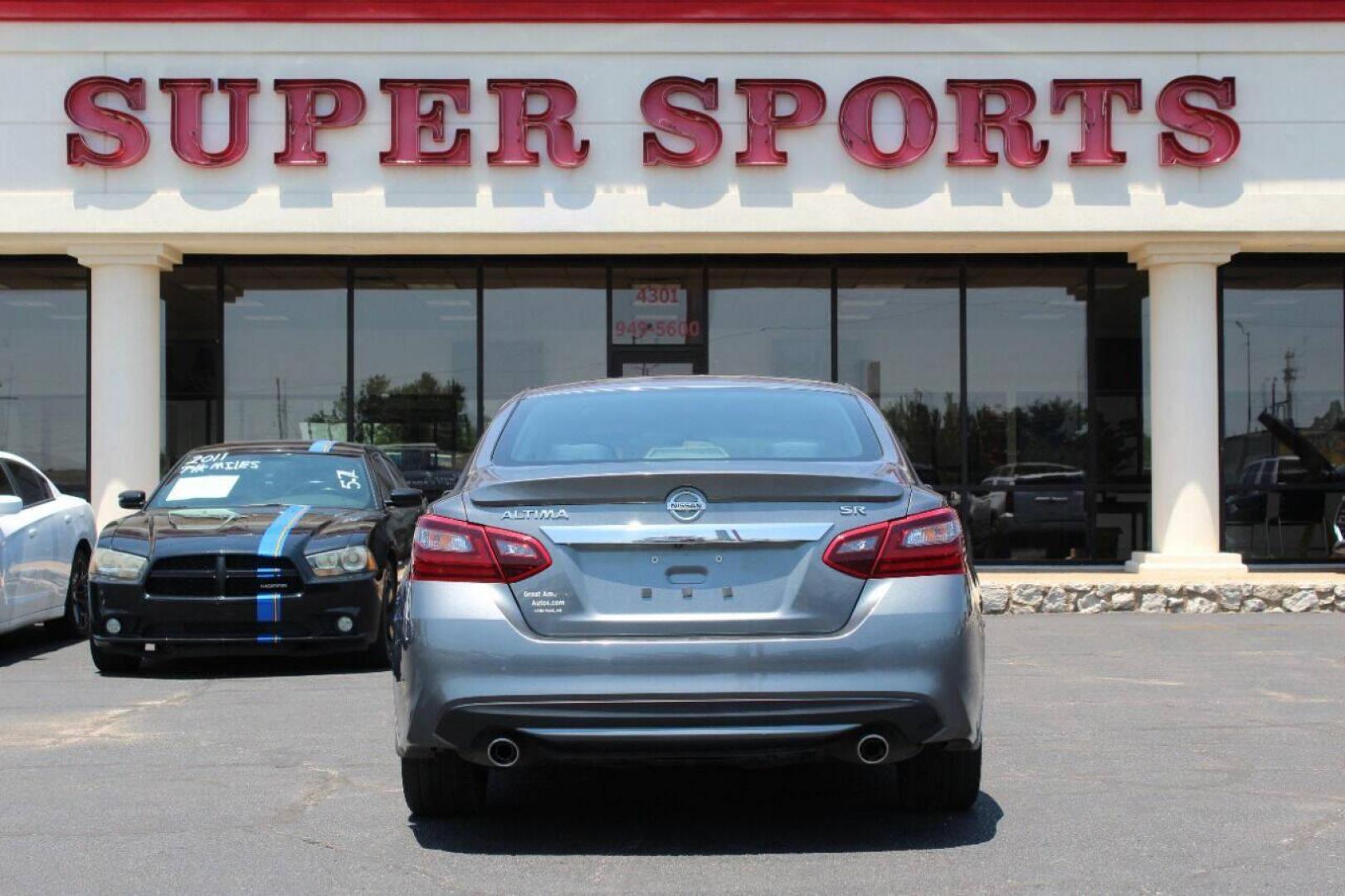 2017 Silver Nissan Altima (1N4AL3AP7HC) with an 2.5L I4 2.5L I4 engine, CVT transmission, located at 4301 NW 39th , Oklahoma City, OK, 73112, (405) 949-5600, 35.512135, -97.598671 - Photo#4