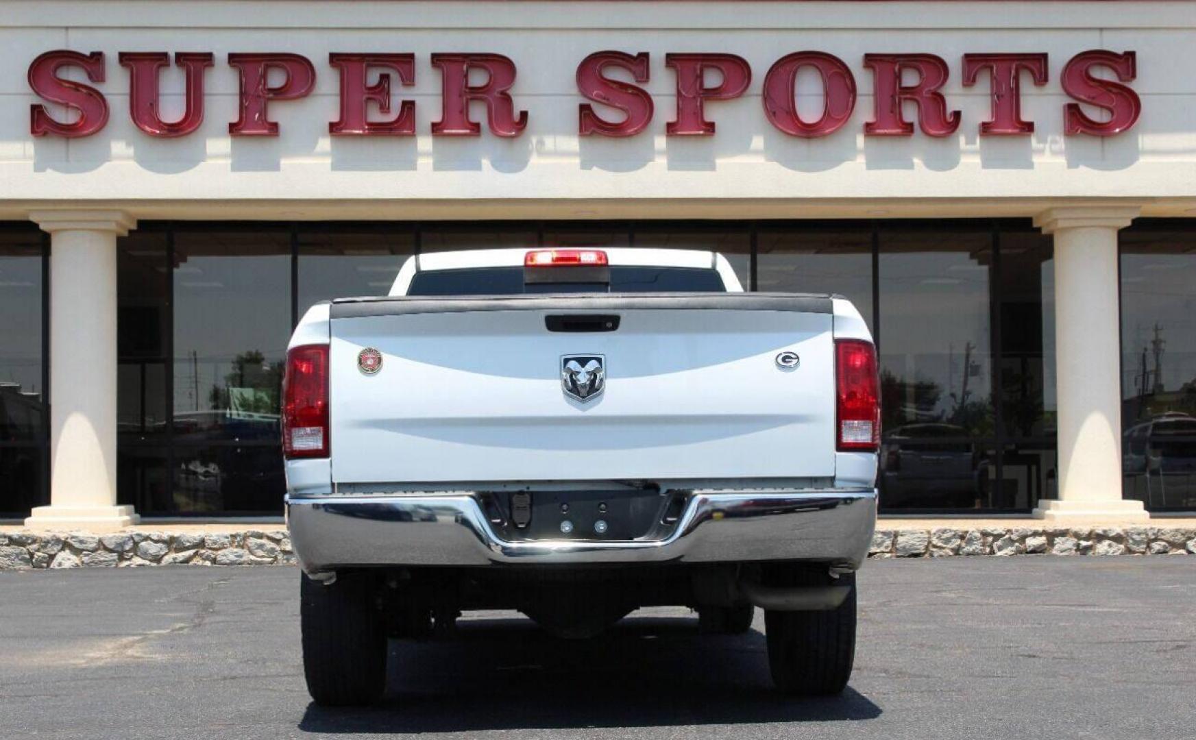 2016 White RAM 1500 Tradesman Regular Cab LWB 2WD (3C6JR6DT2GG) with an 5.7L V8 OHV 16V engine, 6A transmission, located at 4301 NW 39th , Oklahoma City, OK, 73112, (405) 949-5600, 35.512135, -97.598671 - Photo#4