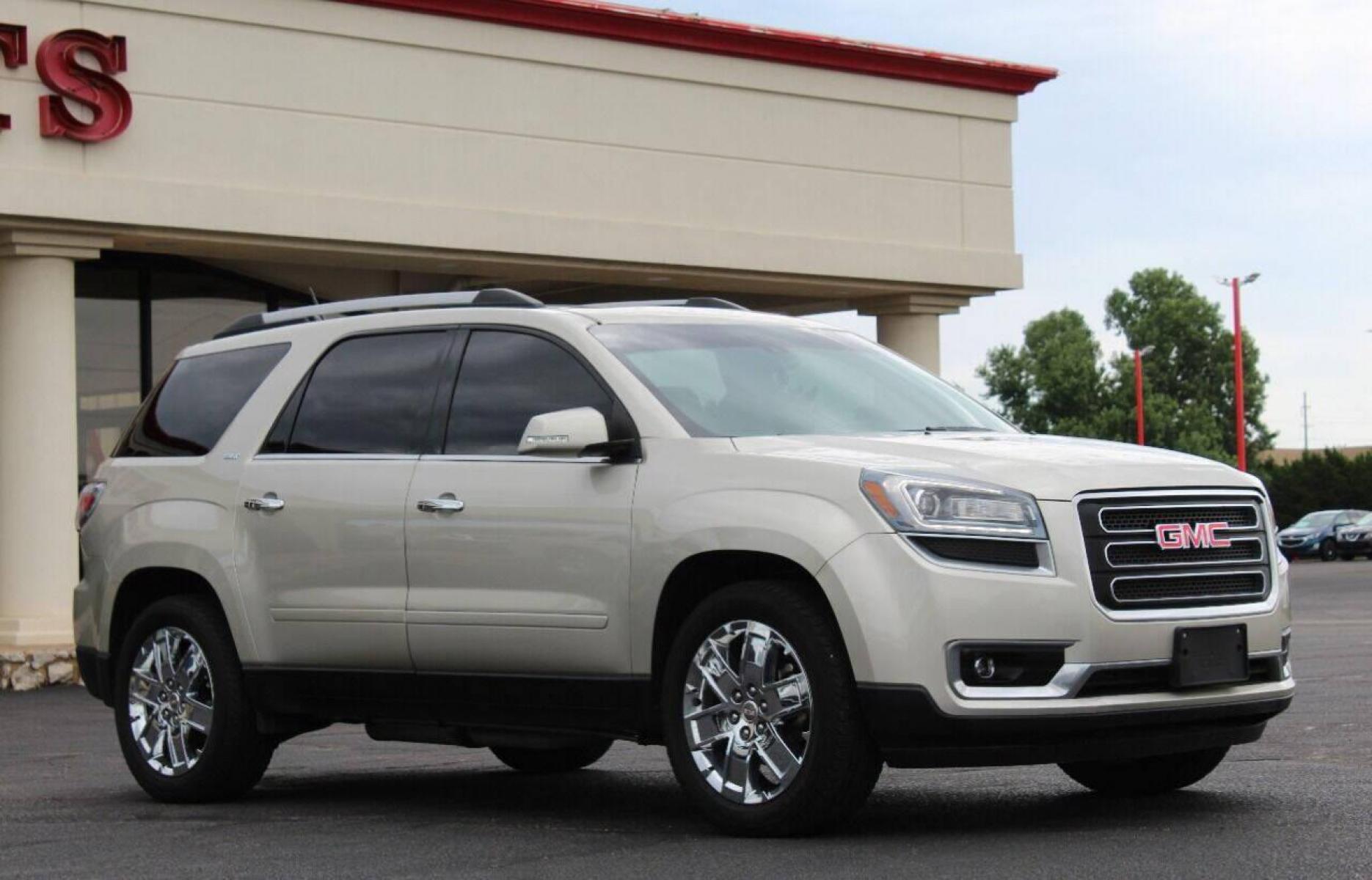 2017 Tan GMC Acadia SLT-2 FWD (1GKKRSKD8HJ) with an 3.6L V6 DOHC 24V engine, 6A transmission, located at 4301 NW 39th , Oklahoma City, OK, 73112, (405) 949-5600, 35.512135, -97.598671 - NO DRIVERS LICENCE NO - FULL COVERAGE INSURANCE - NO CREDIT CHECK. COME ON OVER TO SUPERSPORTS AND TAKE A LOOK AND TEST DRIVE . PLEASE GIVE US A CALL AT (405) 949-5600. NO LICENCIA DE MANEJAR - NO SEGURO DE COBERTURA TOTAL - NO VERIFICACION DE CREDITO. POR FAVOR VENGAN A SUPERSPORTS, ECHE - Photo #2