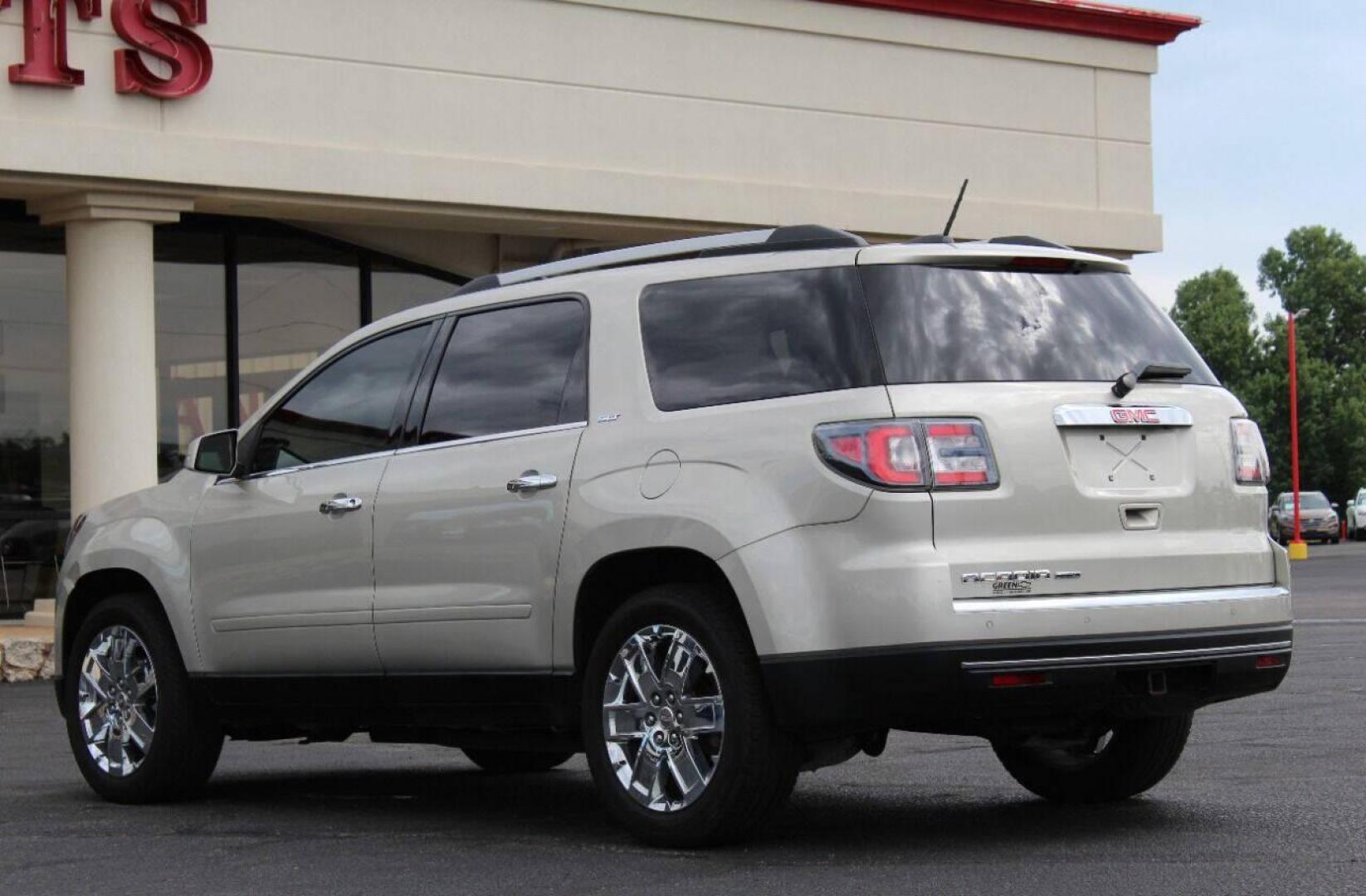 2017 Tan GMC Acadia SLT-2 FWD (1GKKRSKD8HJ) with an 3.6L V6 DOHC 24V engine, 6A transmission, located at 4301 NW 39th , Oklahoma City, OK, 73112, (405) 949-5600, 35.512135, -97.598671 - Photo#5