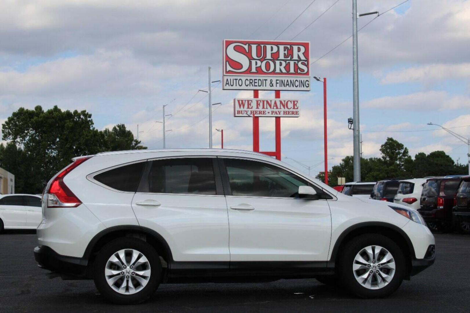 2014 Off White Honda CR-V EX-L 2WD 5-Speed AT (5J6RM3H7XEL) with an 2.4L L4 DOHC 16V engine, 5-Speed Automatic transmission, located at 4301 NW 39th , Oklahoma City, OK, 73112, (405) 949-5600, 35.512135, -97.598671 - NO DRIVERS LICENSE - NO FULL COVERAGE INSURANCE - NO CREDIT CHECK. COME ON OVER TO SUPERSPORTS AND TAKE A LOOK AND TEST DRIVE. PLEASE GIVE US A CALL AT (405) 949-5600. NO LICENCIA DE MANEJAR - NO SEGURO DE COBERTURA TOTAL - NO VERIFICACION DE CREDITO. POR FAVOR VENGAN A SUPERSPORTS, ECH - Photo#3