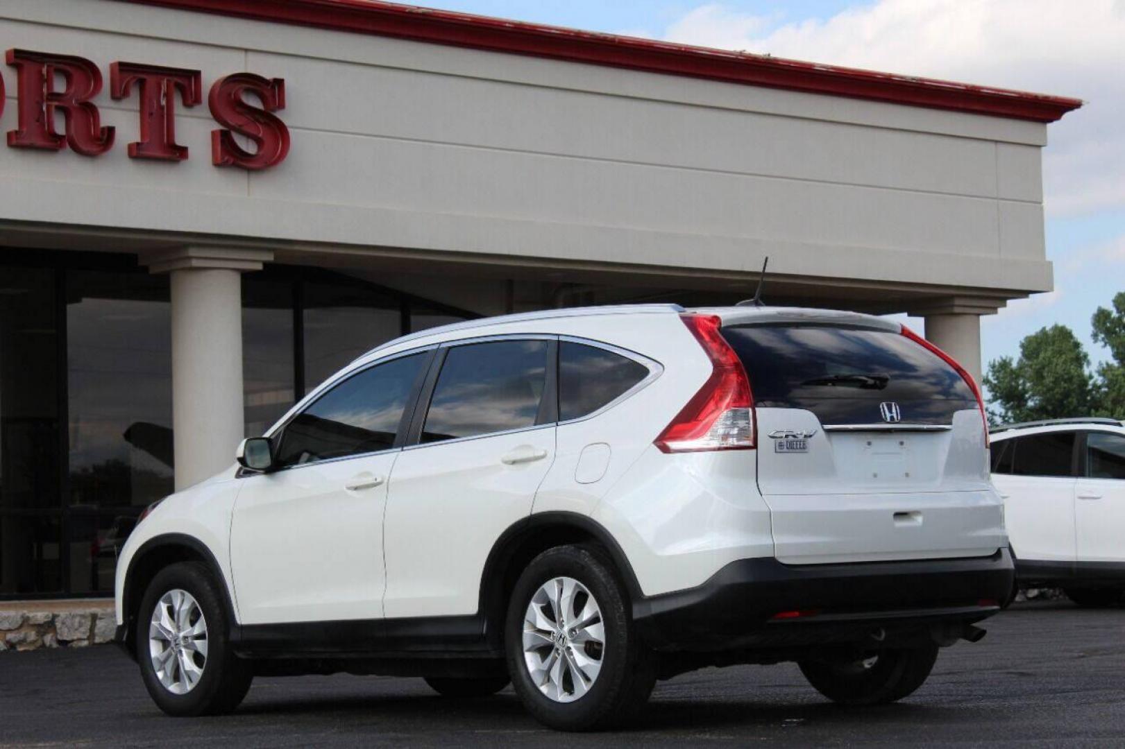 2014 Off White Honda CR-V EX-L 2WD 5-Speed AT (5J6RM3H7XEL) with an 2.4L L4 DOHC 16V engine, 5-Speed Automatic transmission, located at 4301 NW 39th , Oklahoma City, OK, 73112, (405) 949-5600, 35.512135, -97.598671 - NO DRIVERS LICENSE - NO FULL COVERAGE INSURANCE - NO CREDIT CHECK. COME ON OVER TO SUPERSPORTS AND TAKE A LOOK AND TEST DRIVE. PLEASE GIVE US A CALL AT (405) 949-5600. NO LICENCIA DE MANEJAR - NO SEGURO DE COBERTURA TOTAL - NO VERIFICACION DE CREDITO. POR FAVOR VENGAN A SUPERSPORTS, ECH - Photo#5