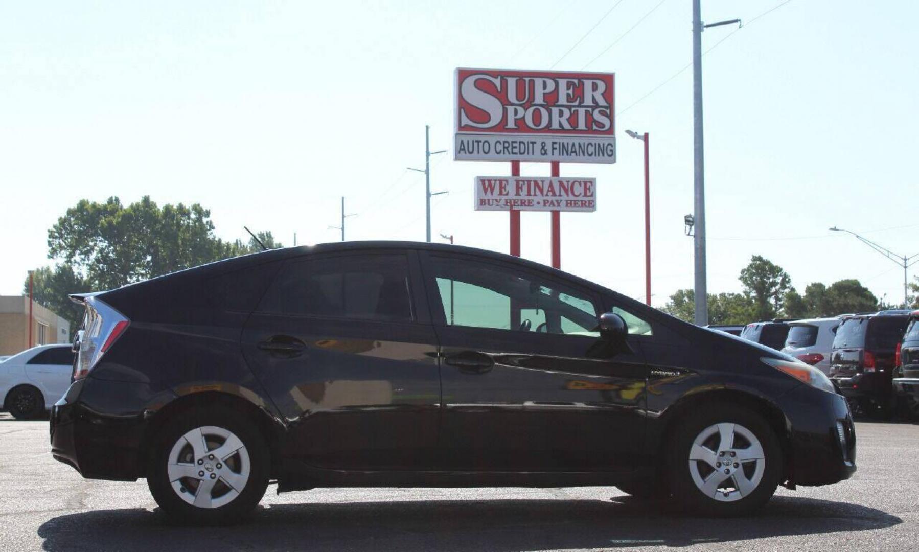 2011 Black Toyota Prius Prius I (JTDKN3DU3B0) with an 1.8L L4 DOHC 16V engine, Continuously Variable Transmission transmission, located at 4301 NW 39th , Oklahoma City, OK, 73112, (405) 949-5600, 35.512135, -97.598671 - NO DRIVERS LICENCE NO-FULL COVERAGE INSURANCE-NO CREDIT CHECK. COME ON OVER TO SUPERSPORTS AND TAKE A LOOK AND TEST DRIVE PLEASE GIVE US A CALL AT (405) 949-5600. NO LICENSIA DE MANEJAR- NO SEGURO DE COBERTURA TOTAL- NO VERIFICACCION DE CREDITO. POR FAVOR VENGAN A SUPERSPORTS, ECHE UN V - Photo#4