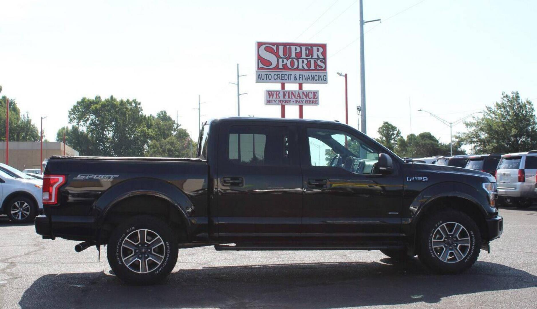 2017 Black Ford F-150 XLT SuperCrew 6.5-ft. Bed 4WD (1FTEW1EG2HF) with an 3.5L V6 TURBO engine, 6A transmission, located at 4301 NW 39th , Oklahoma City, OK, 73112, (405) 949-5600, 35.512135, -97.598671 - Photo#3